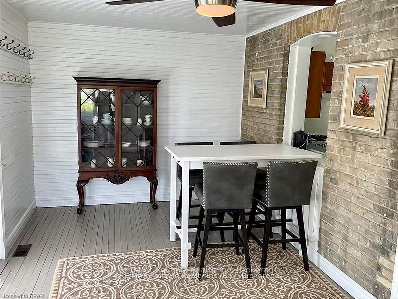 Photo 8 of 32 Bayfield Terrace, Bluewater, Bayfield — HOMEH