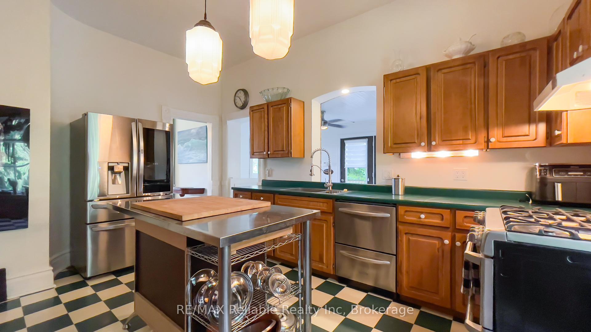 Photo 25 of 32 Bayfield Terrace, Bluewater, Bayfield — HOMEH