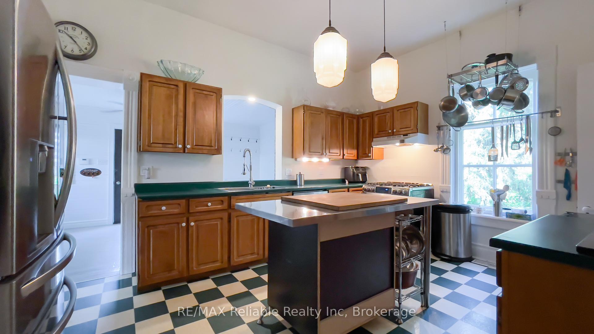 Photo 24 of 32 Bayfield Terrace, Bluewater, Bayfield — HOMEH