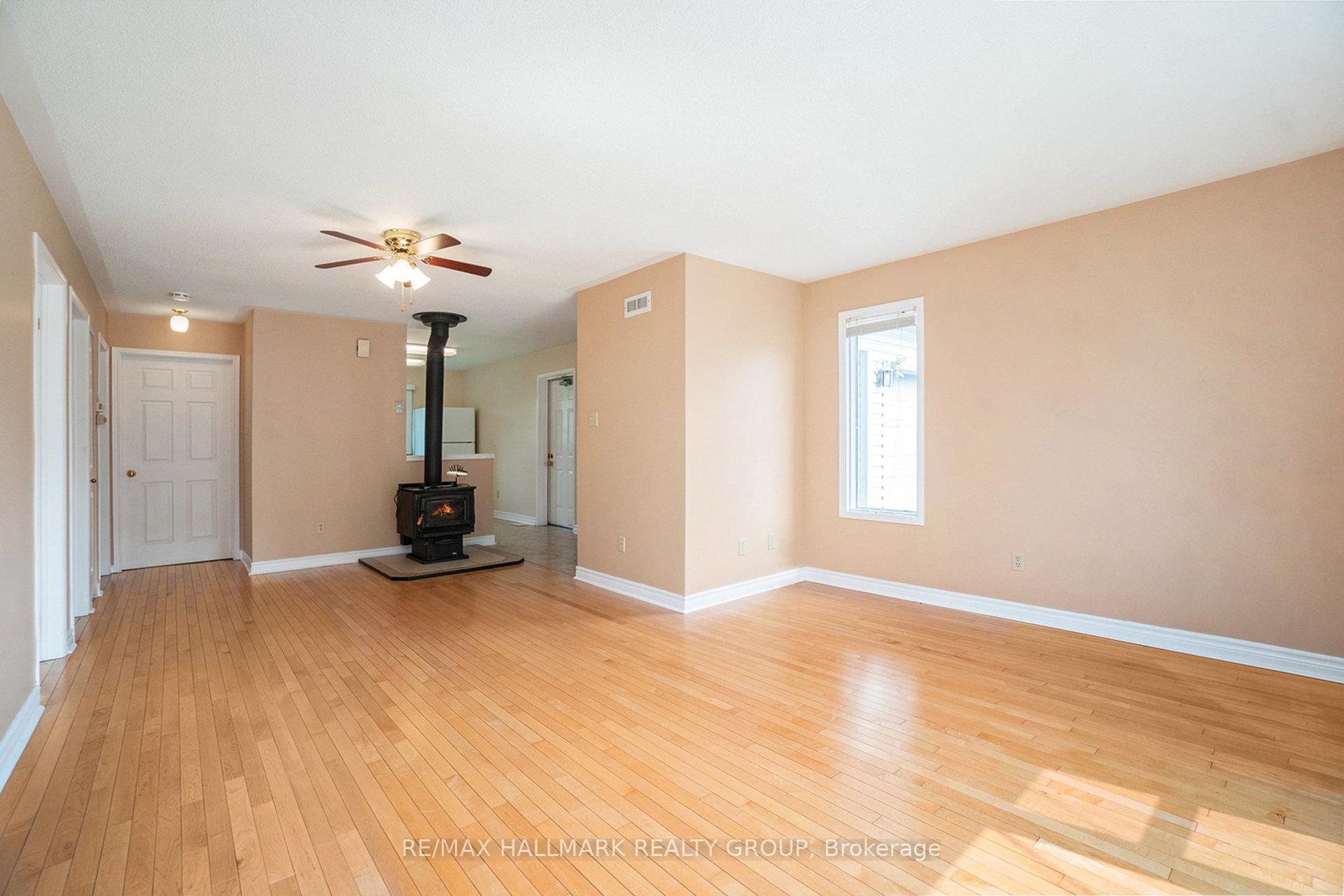 Photo 7 of 155 Edward Street S, Arnprior — HOMEH