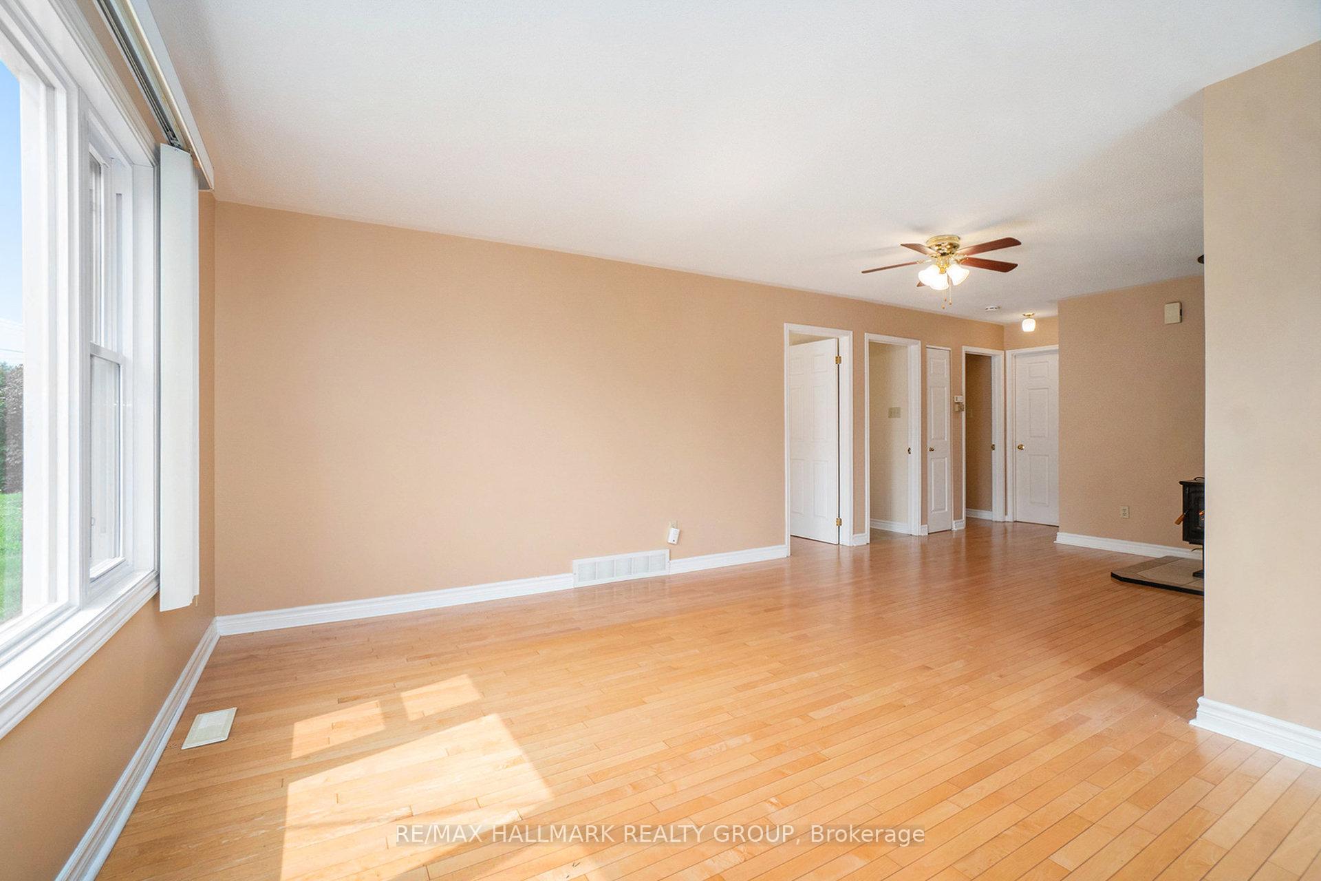 Photo 4 of 155 Edward Street S, Arnprior — HOMEH