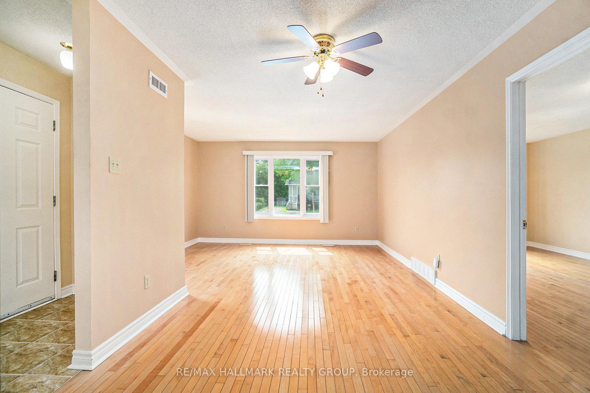 Photo 5 of 155 Edward Street S, Arnprior — HOMEH