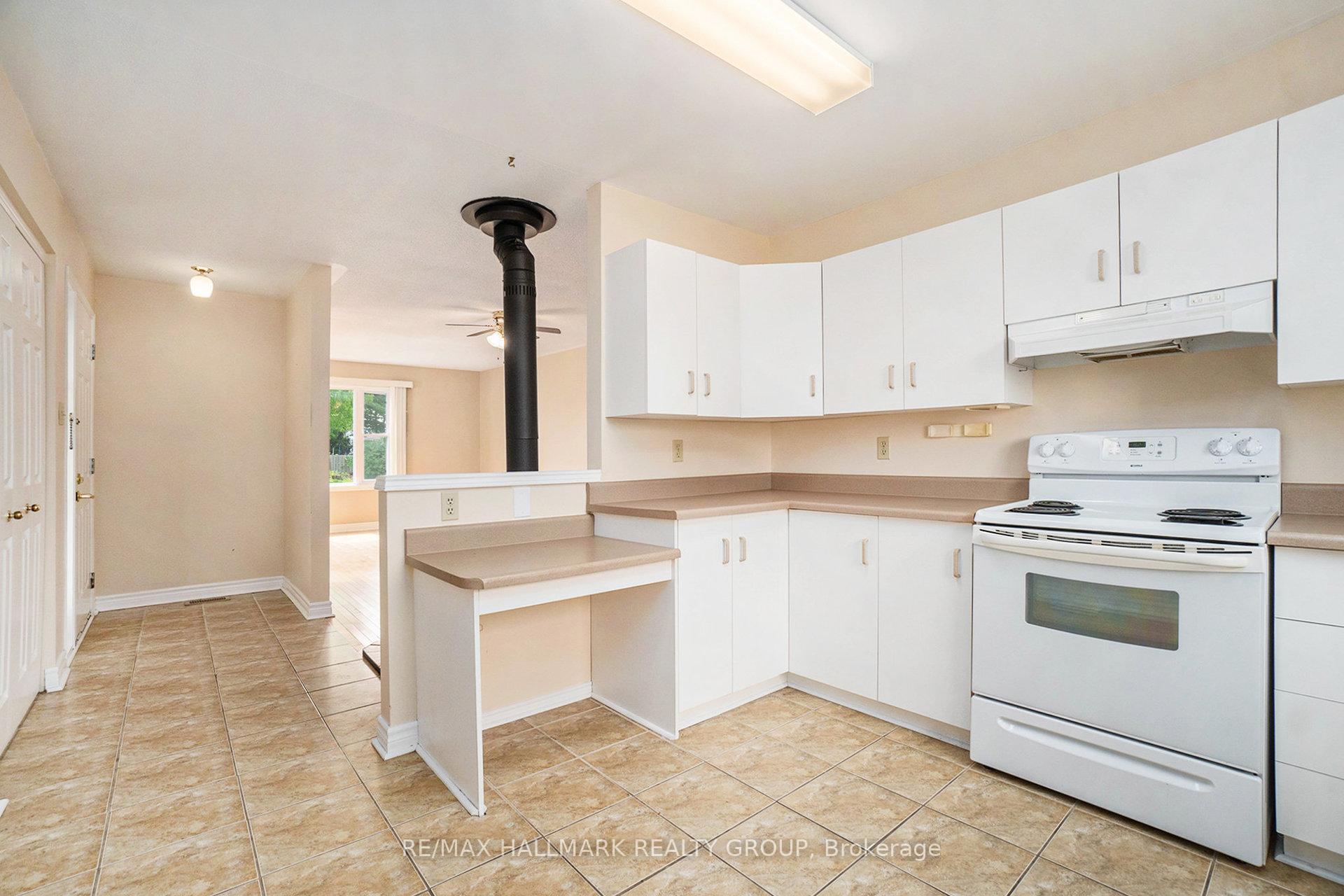 Photo 13 of 155 Edward Street S, Arnprior — HOMEH