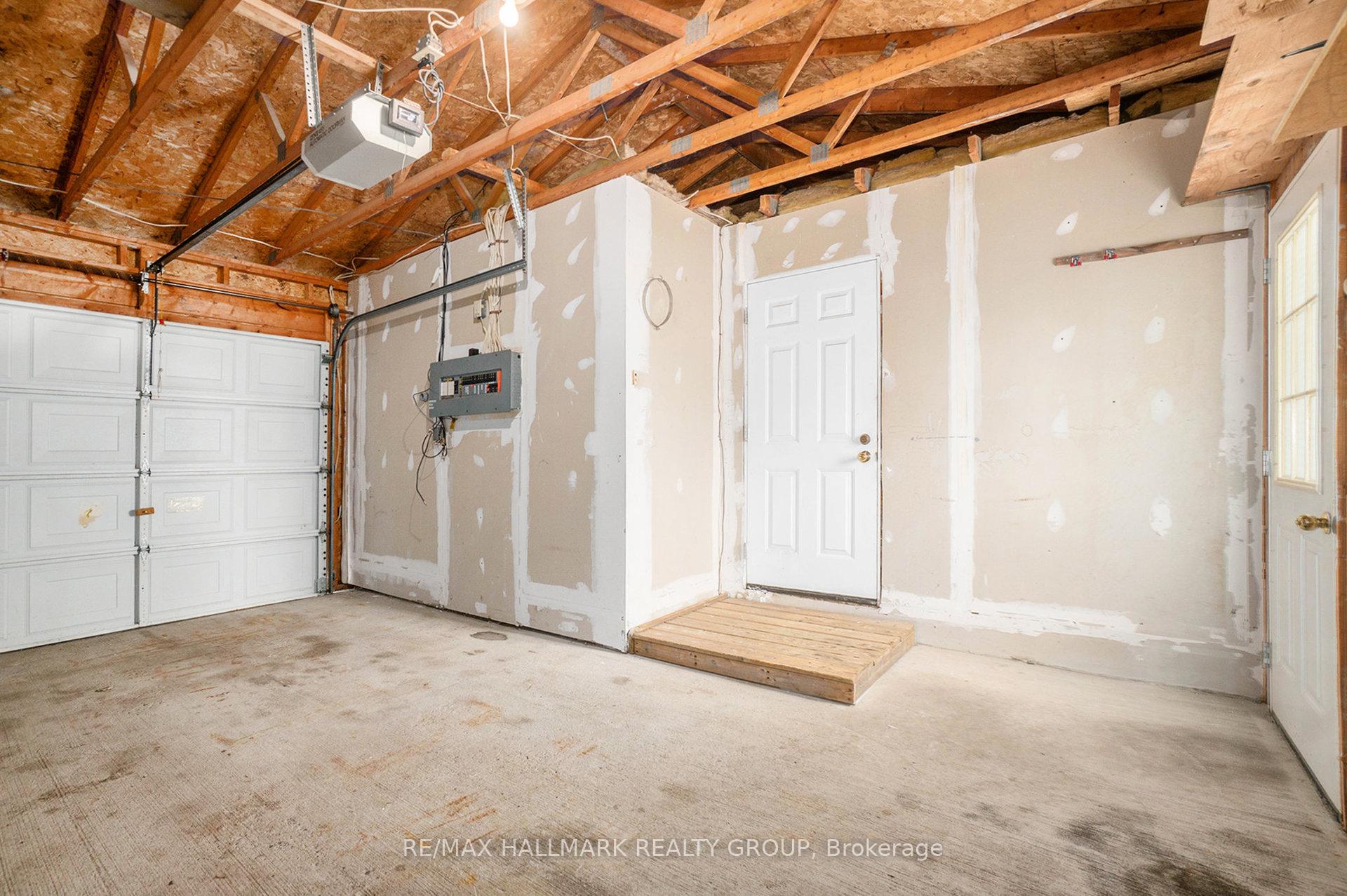 Photo 17 of 155 Edward Street S, Arnprior — HOMEH