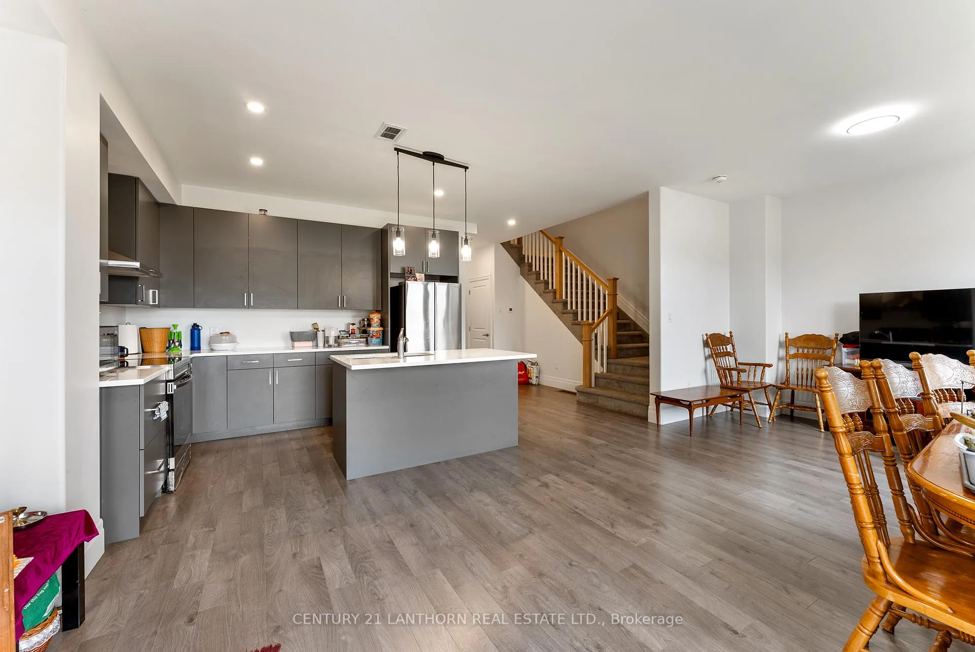 Photo 10 of 25 Beasley Crescent, Prince Edward County, Hallowell Ward — HOMEH