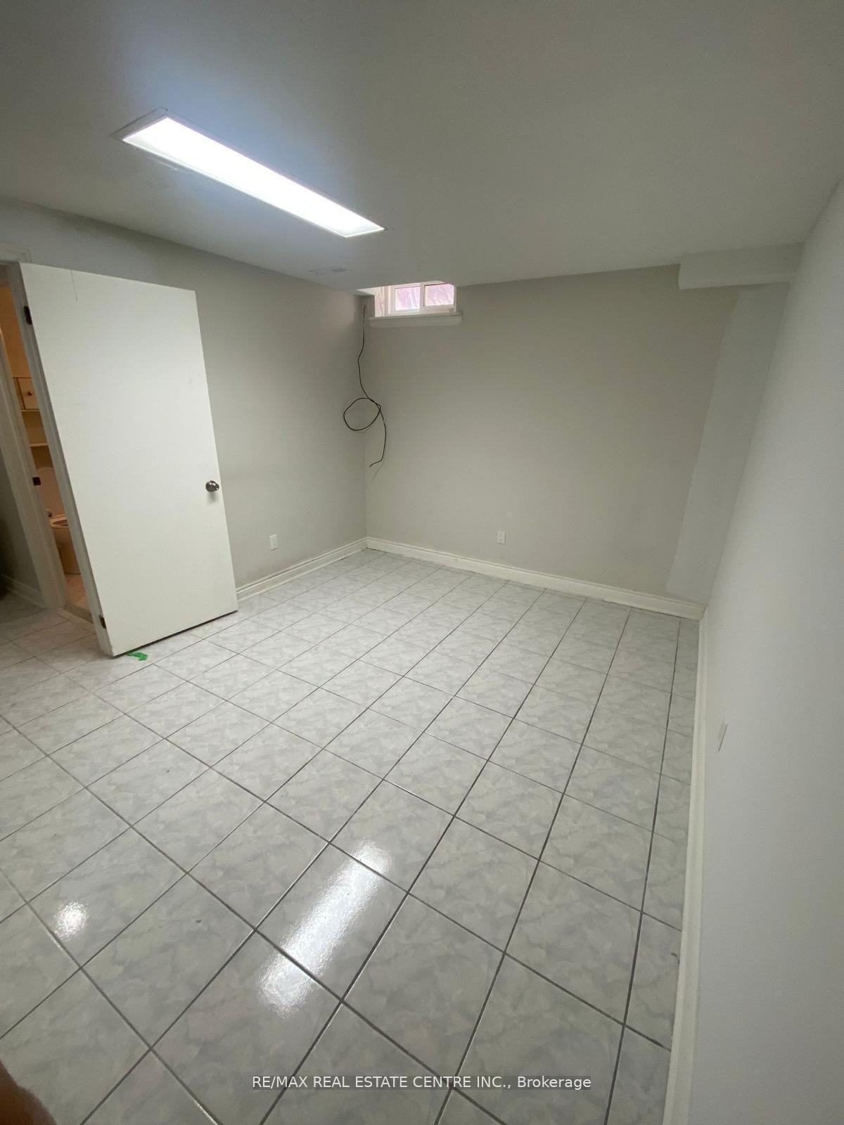 Photo 1 of 100 Roxana Avenue, Vaughan, West Woodbridge — HOMEH