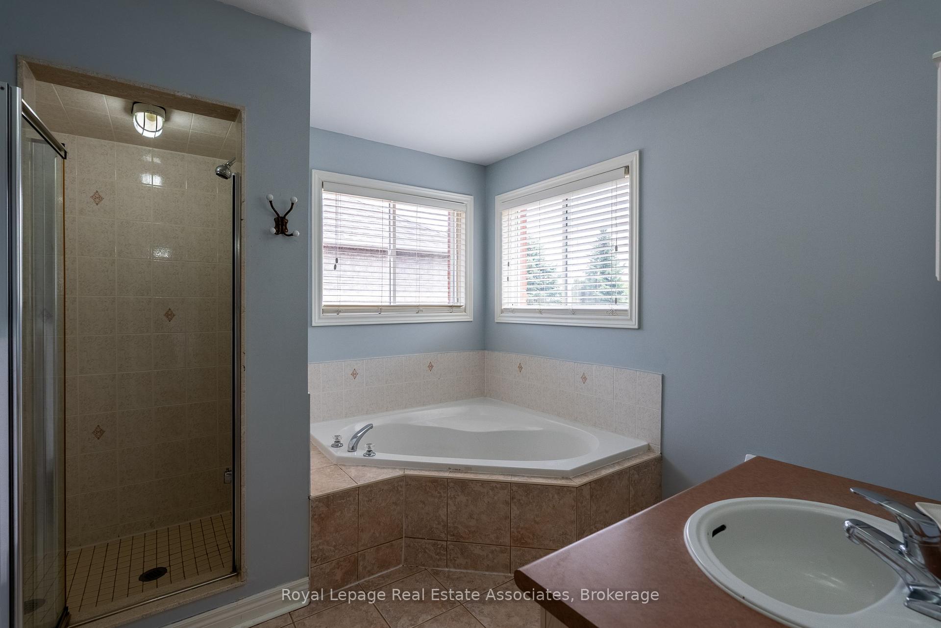 Photo 22 of 11 Cody Avenue, Whitby, Brooklin — HOMEH