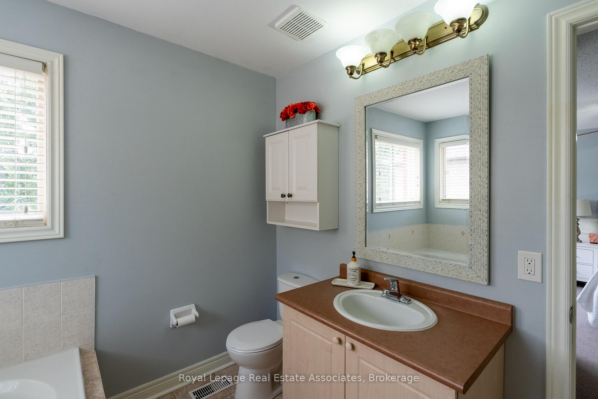 Photo 23 of 11 Cody Avenue, Whitby, Brooklin — HOMEH