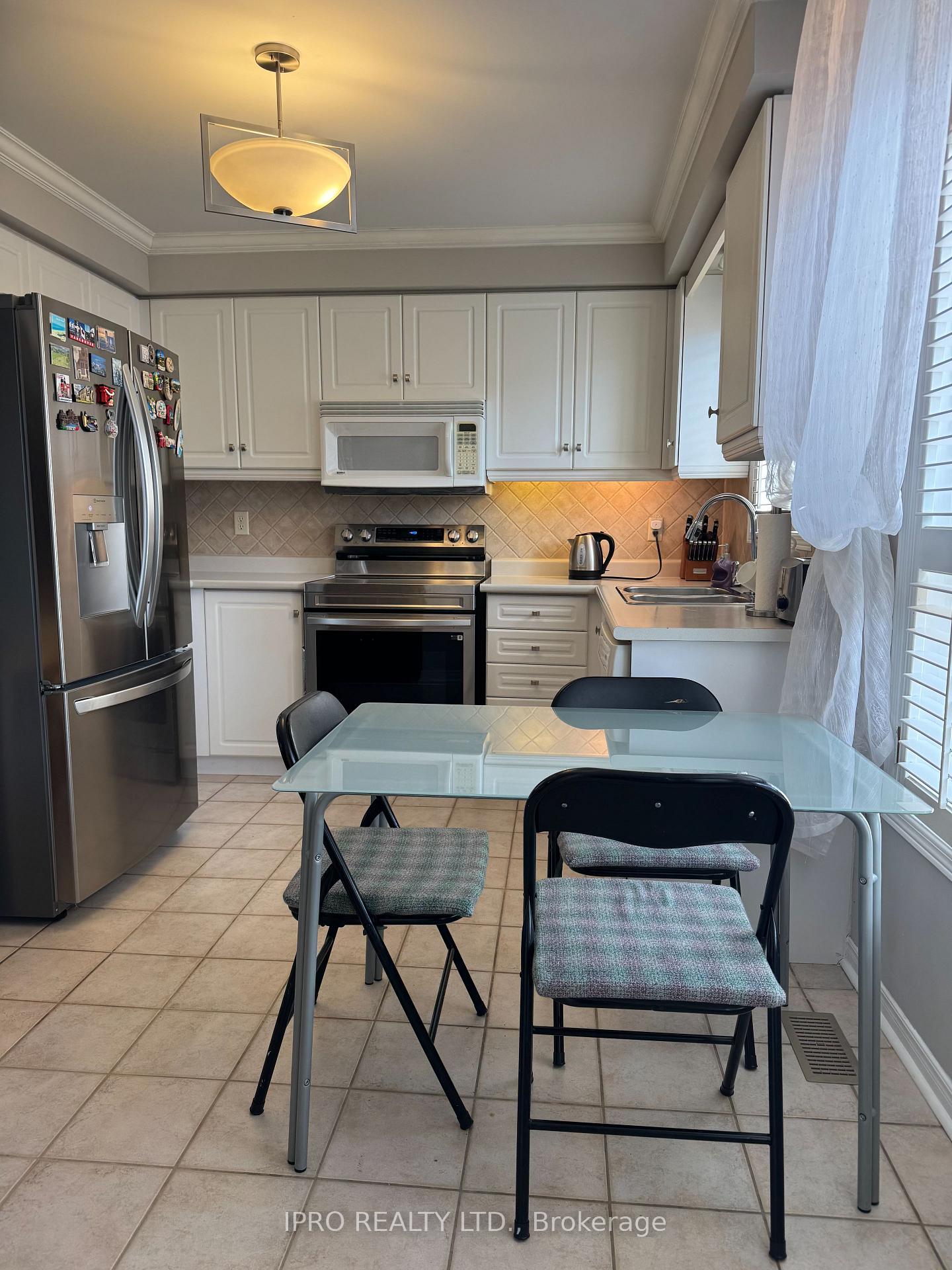 Photo 4 of 49 Forest Run Boulevard, Vaughan, Concord — HOMEH