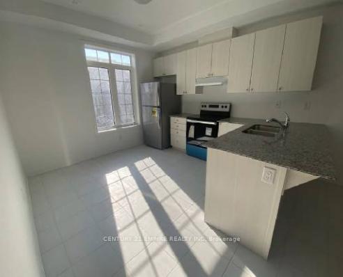 Photo 5 of 39 Selfridge Way, Whitby, Downtown Whitby — HOMEH