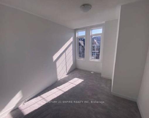 Photo 9 of 39 Selfridge Way, Whitby, Downtown Whitby — HOMEH