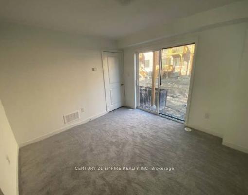 Photo 11 of 39 Selfridge Way, Whitby, Downtown Whitby — HOMEH