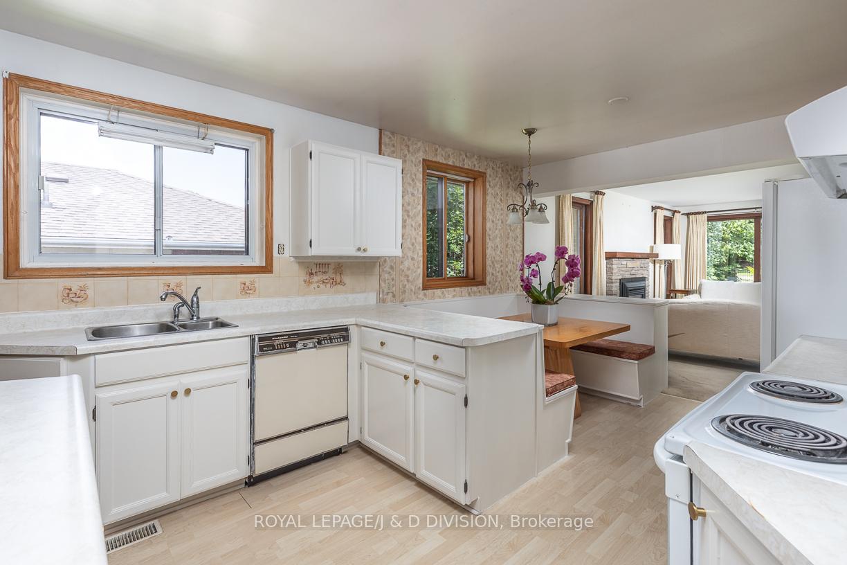Photo 11 of 87 Child Drive, Aurora, Aurora Highlands — HOMEH