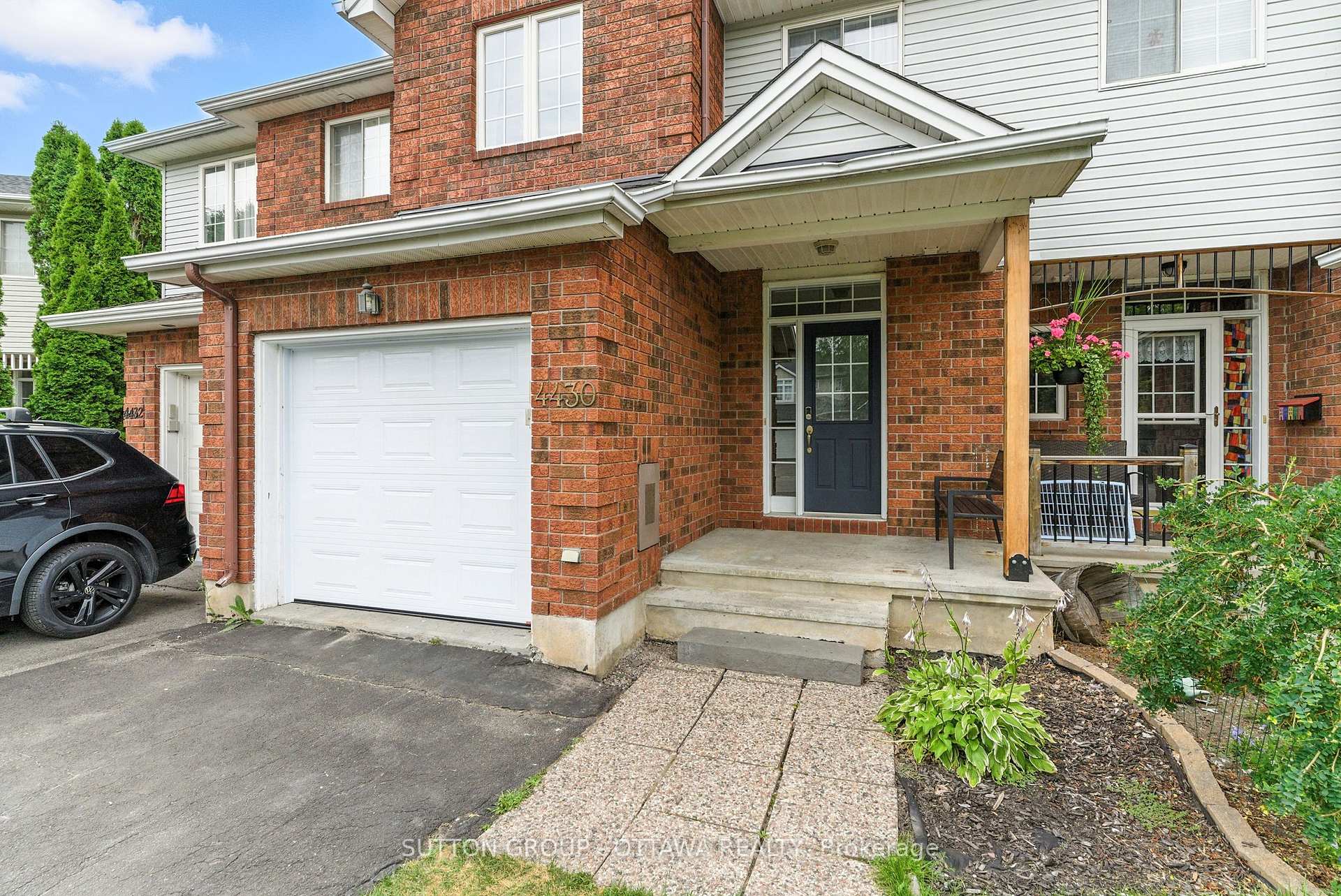 Photo 2 of 4430 Wildmint Square, Ottawa, Riverside South/Gloucester Glen — HOMEH