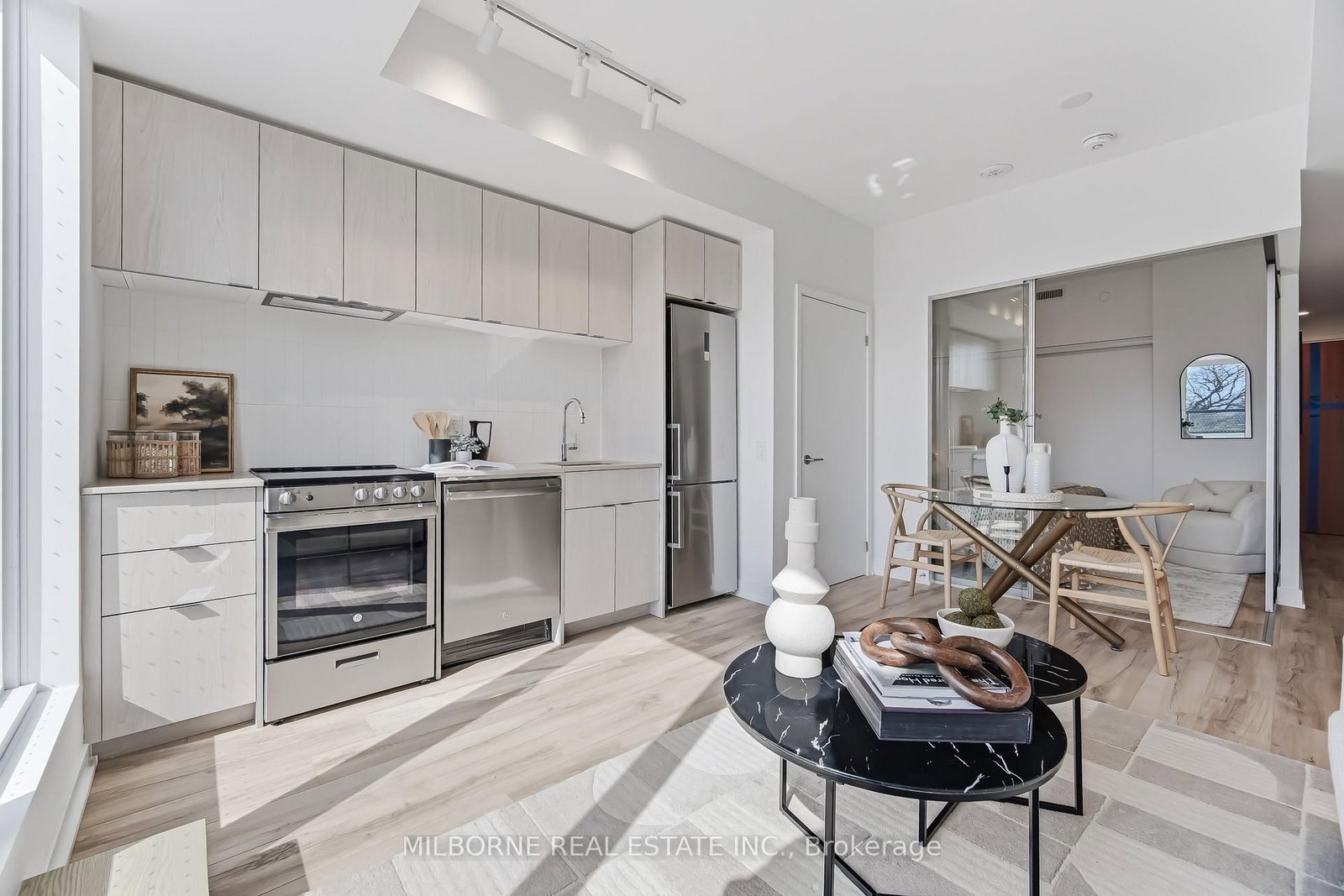 Photo 2 of Unit 508, 1660 Bloor St W, Toronto, High Park North — HOMEH