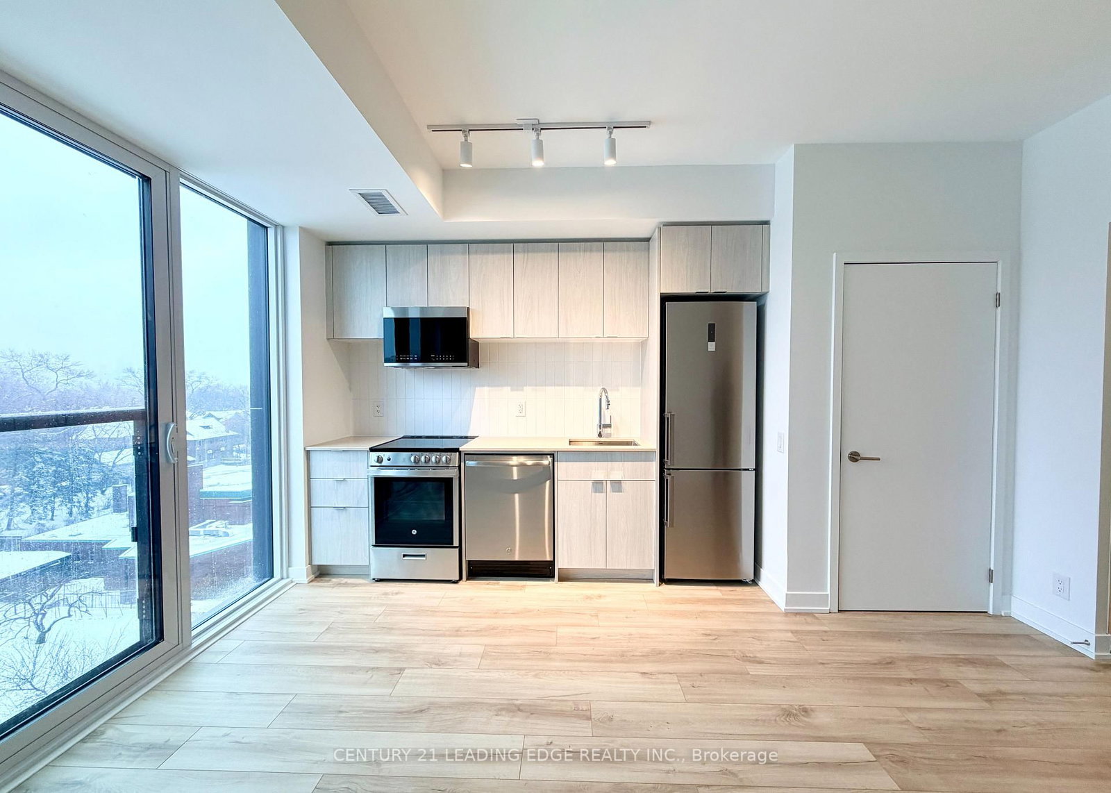 Photo 9 of Unit 706, 1660 Bloor St W, Toronto, High Park North — HOMEH