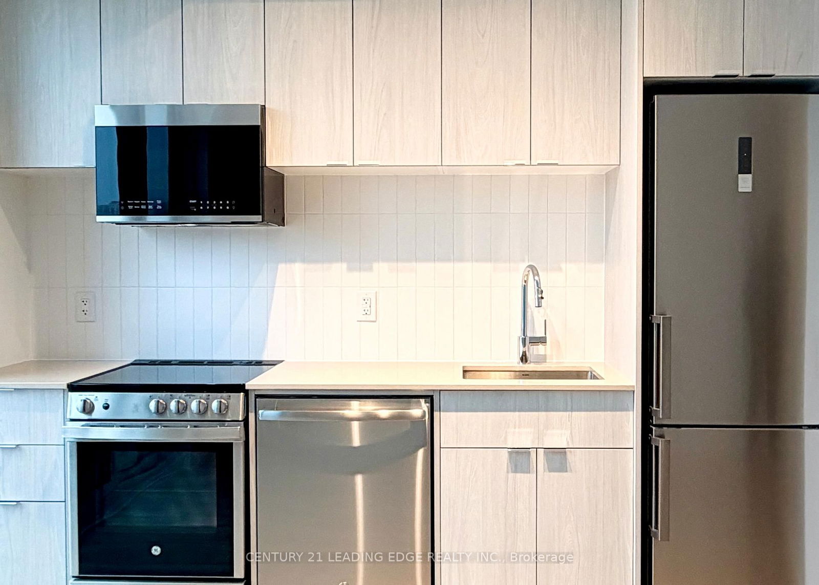 Photo 6 of Unit 706, 1660 Bloor St W, Toronto, High Park North — HOMEH