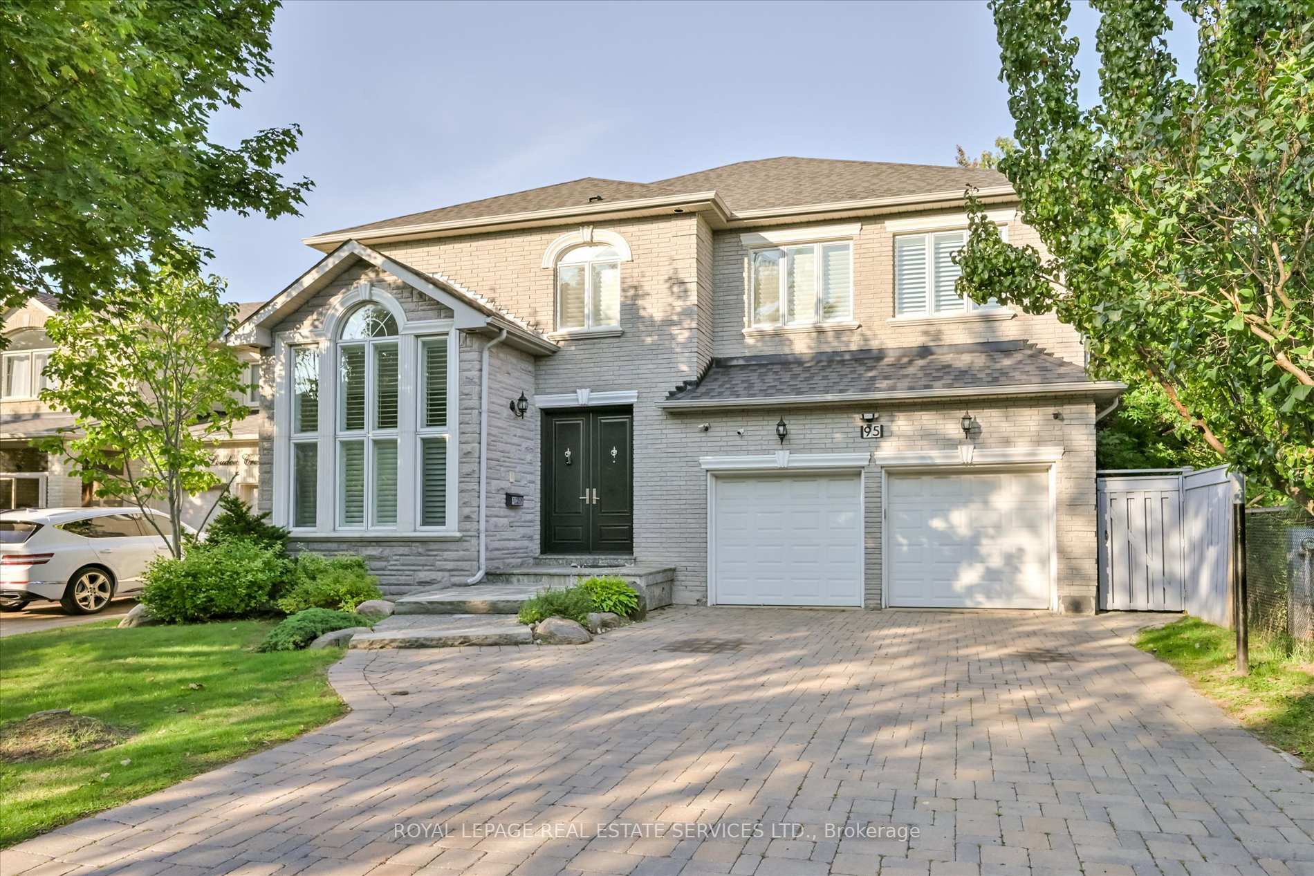 Photo 2 of 95 Loudon Crescent, Vaughan, Beverley Glen — HOMEH