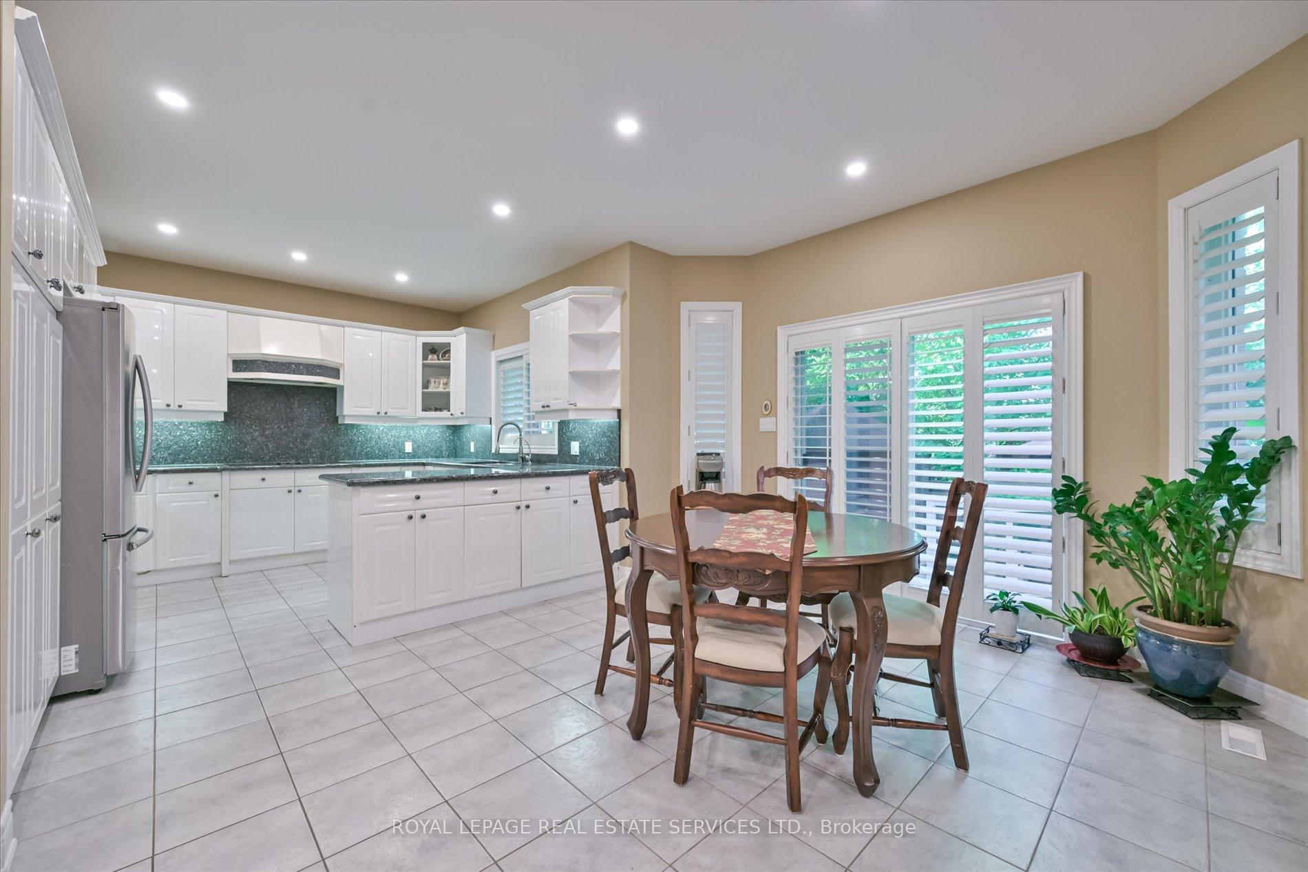 Photo 12 of 95 Loudon Crescent, Vaughan, Beverley Glen — HOMEH