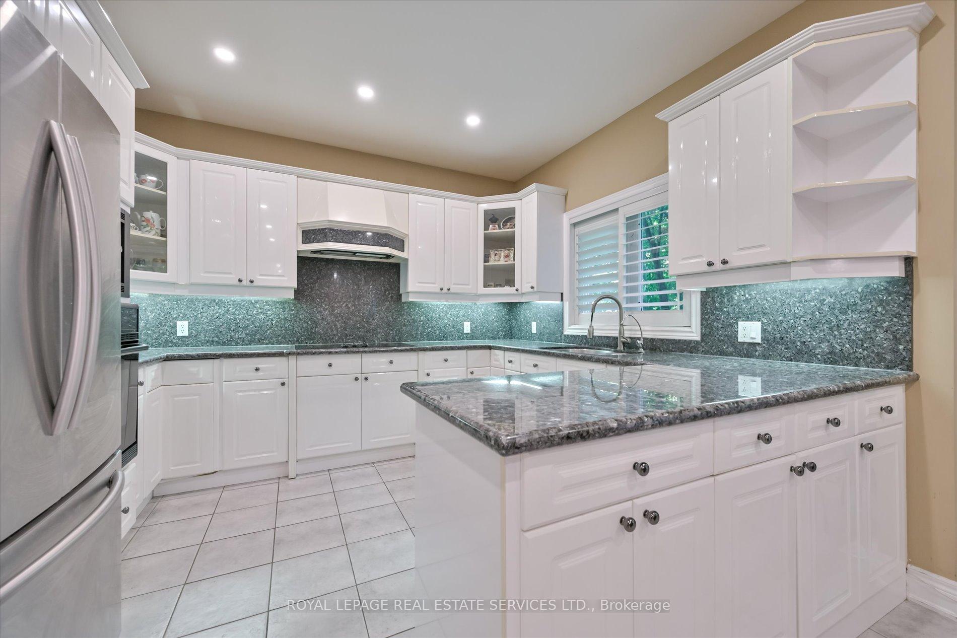 Photo 13 of 95 Loudon Crescent, Vaughan, Beverley Glen — HOMEH