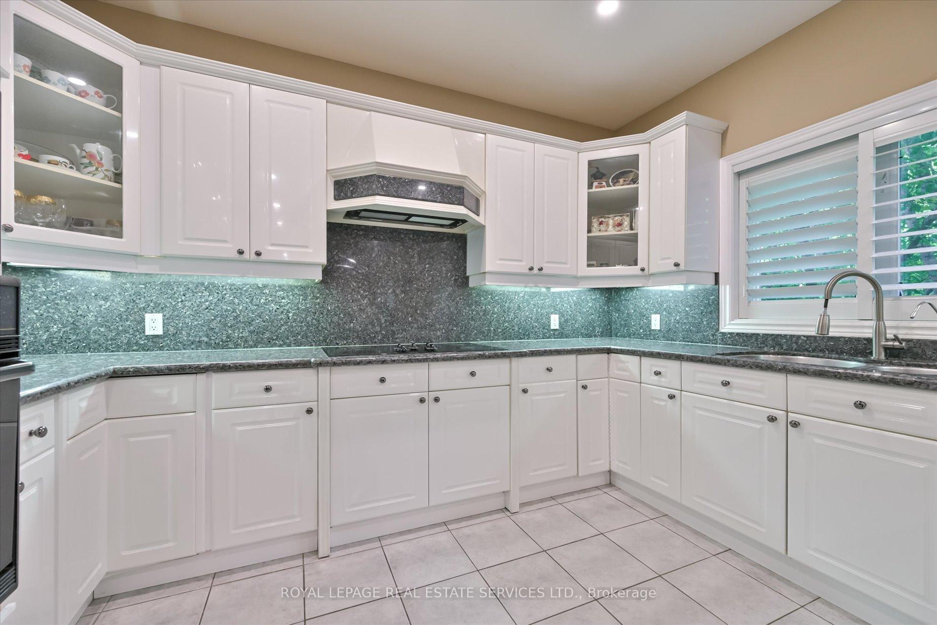 Photo 14 of 95 Loudon Crescent, Vaughan, Beverley Glen — HOMEH
