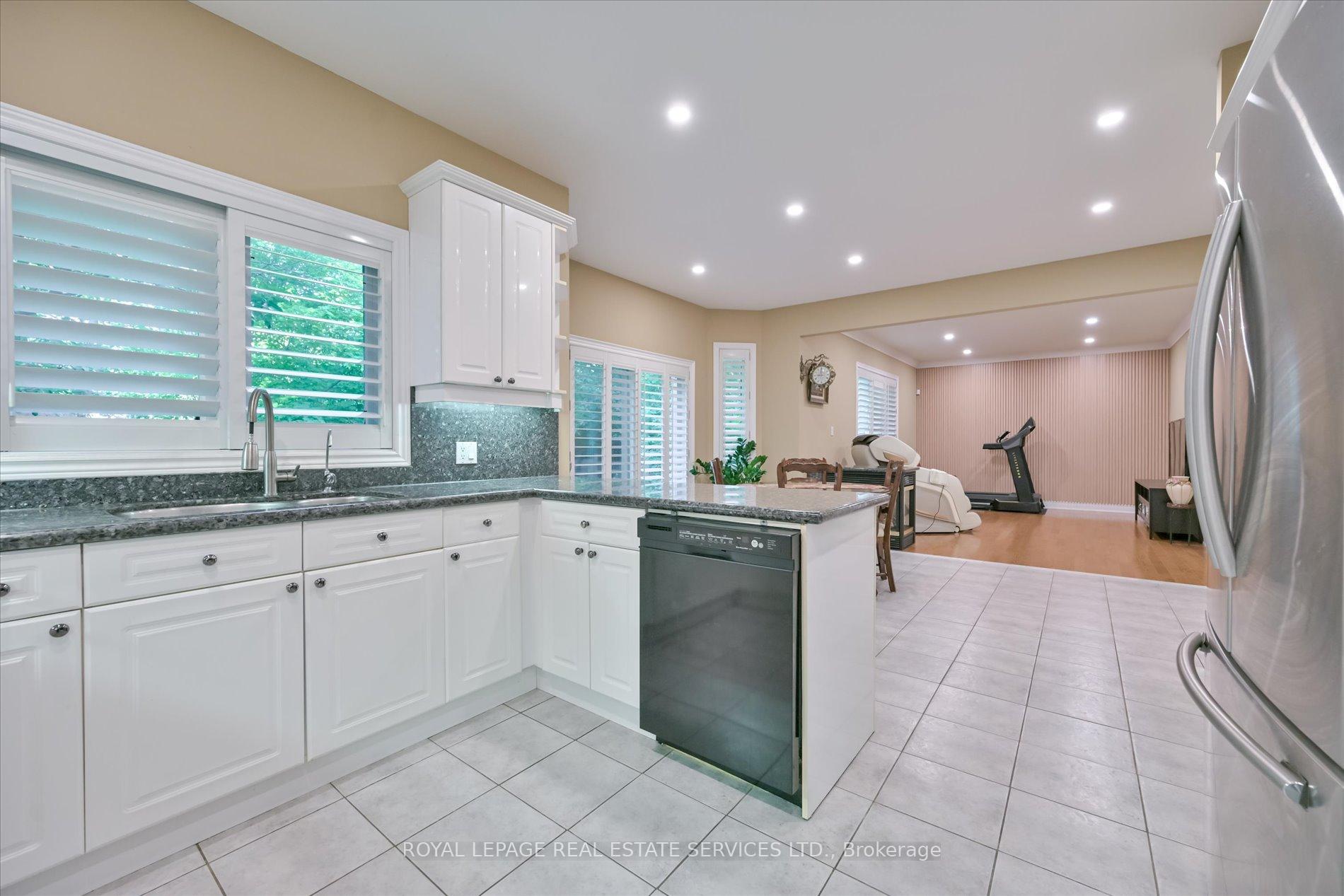 Photo 16 of 95 Loudon Crescent, Vaughan, Beverley Glen — HOMEH