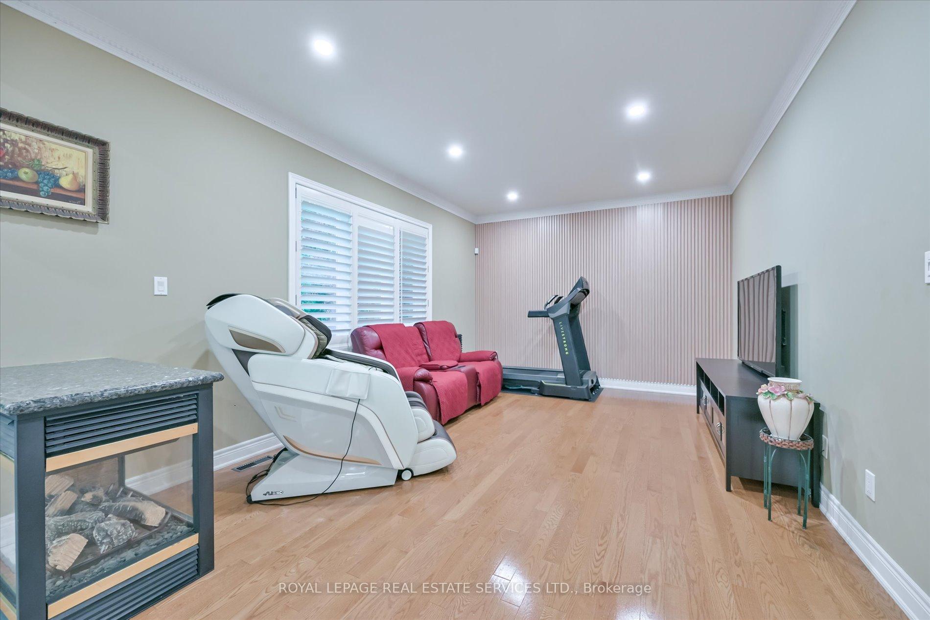 Photo 18 of 95 Loudon Crescent, Vaughan, Beverley Glen — HOMEH