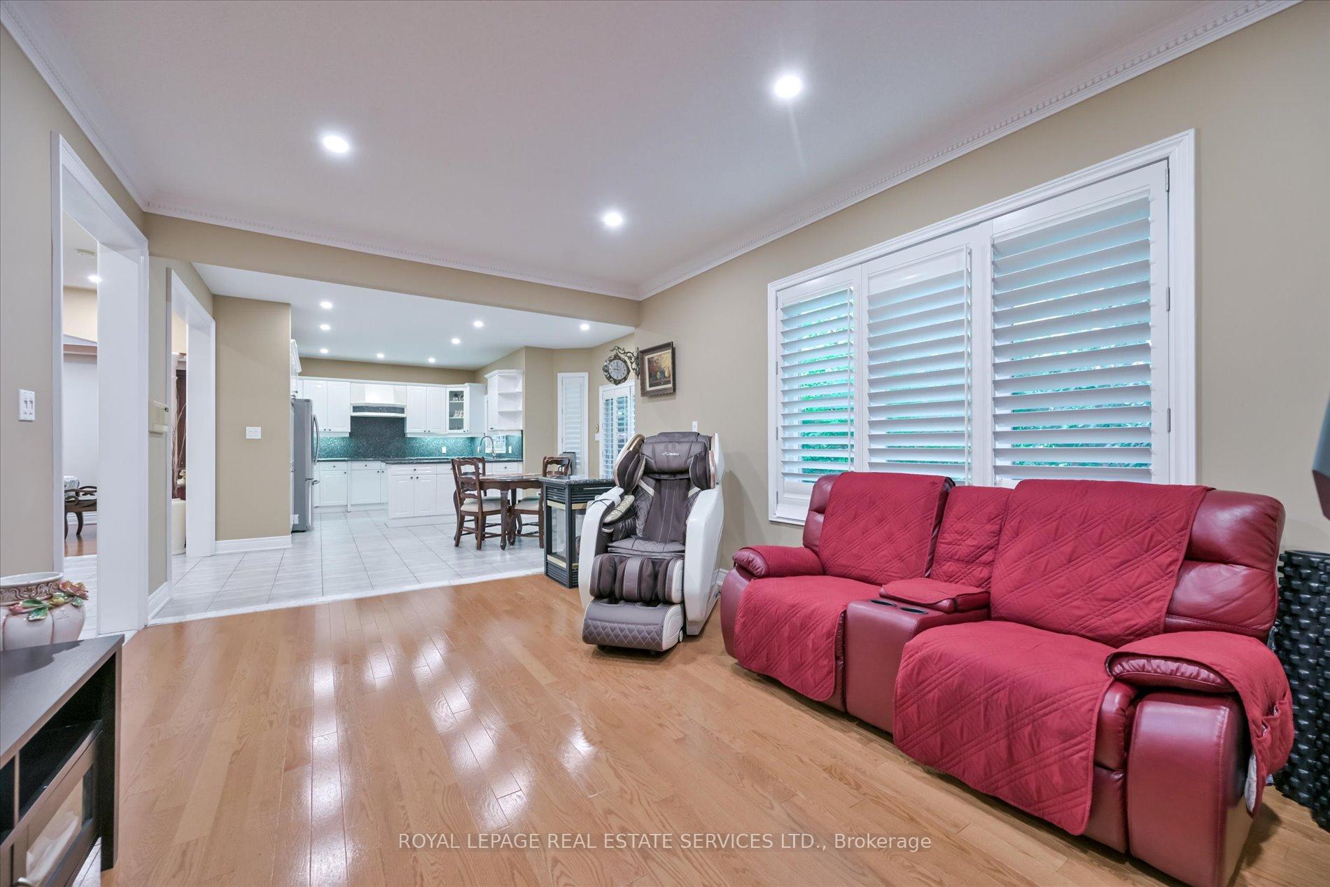 Photo 19 of 95 Loudon Crescent, Vaughan, Beverley Glen — HOMEH
