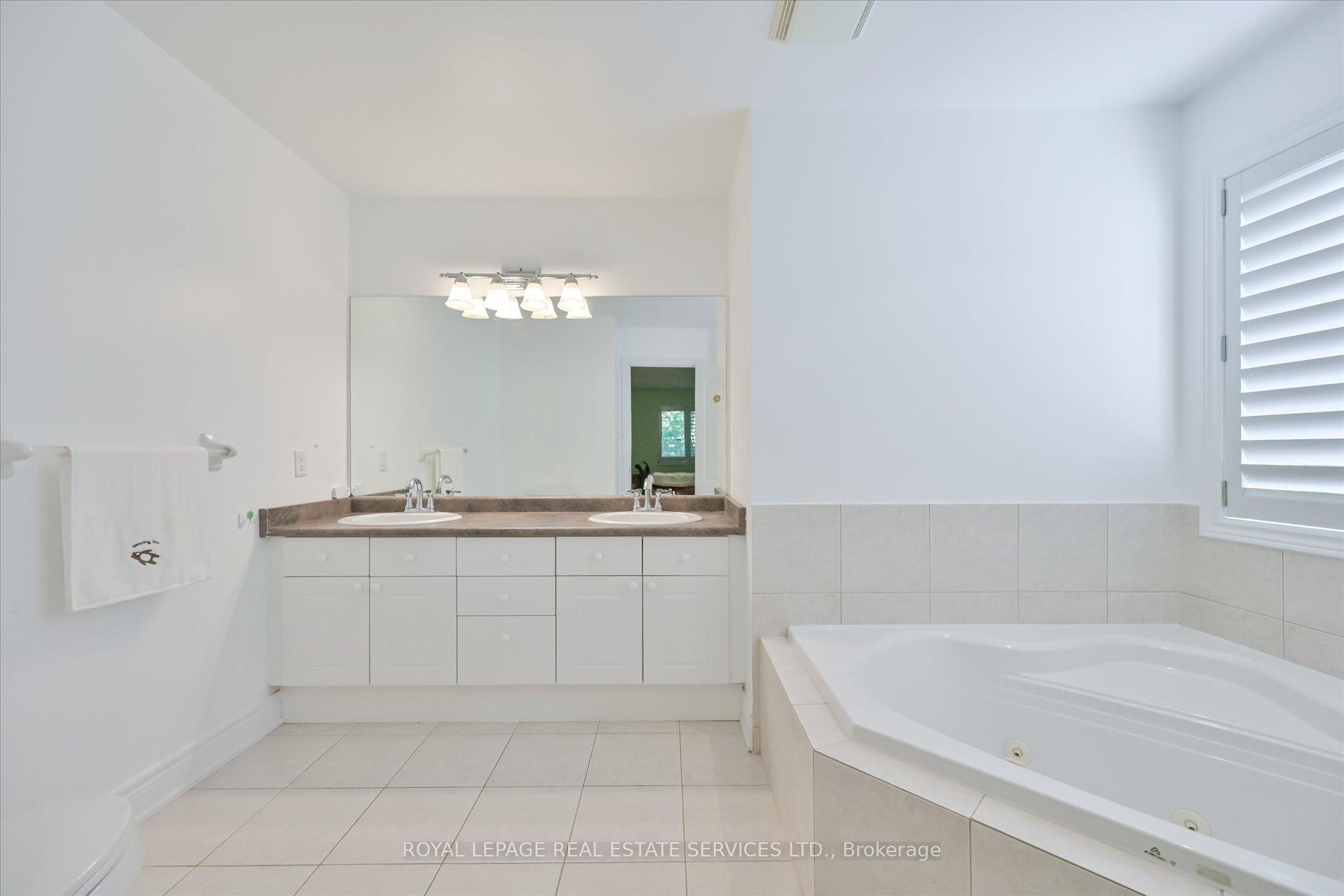 Photo 28 of 95 Loudon Crescent, Vaughan, Beverley Glen — HOMEH