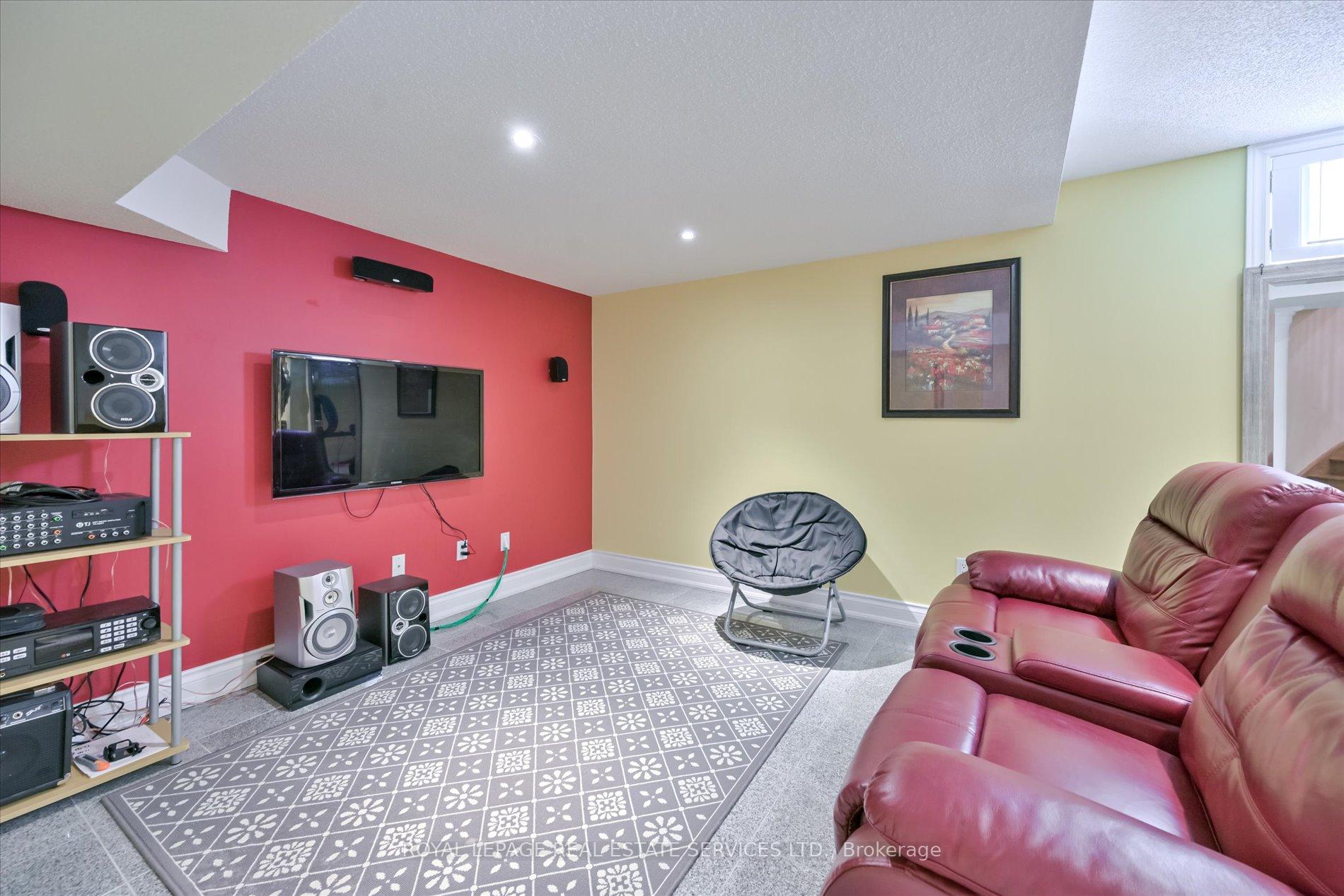 Photo 37 of 95 Loudon Crescent, Vaughan, Beverley Glen — HOMEH