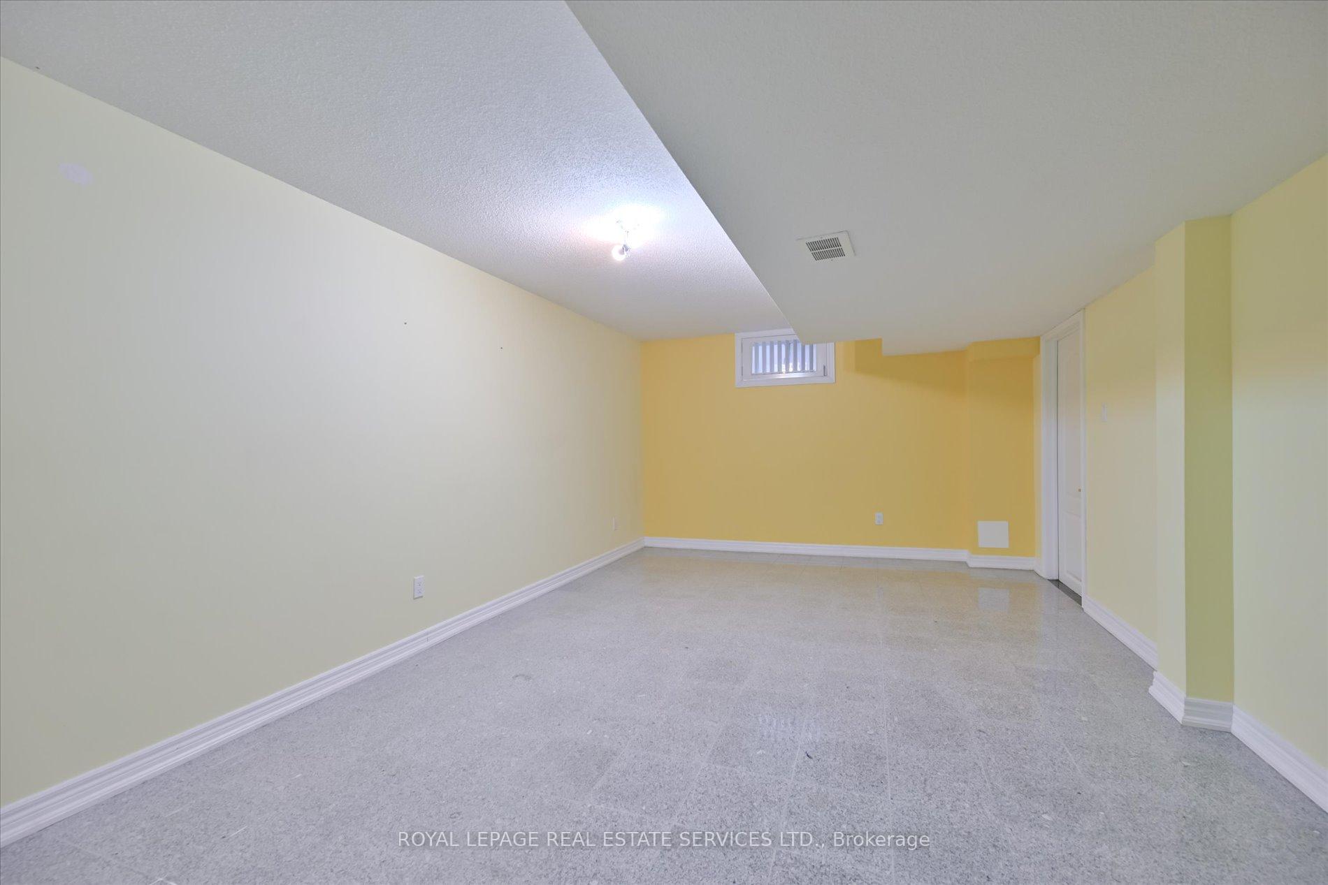 Photo 42 of 95 Loudon Crescent, Vaughan, Beverley Glen — HOMEH