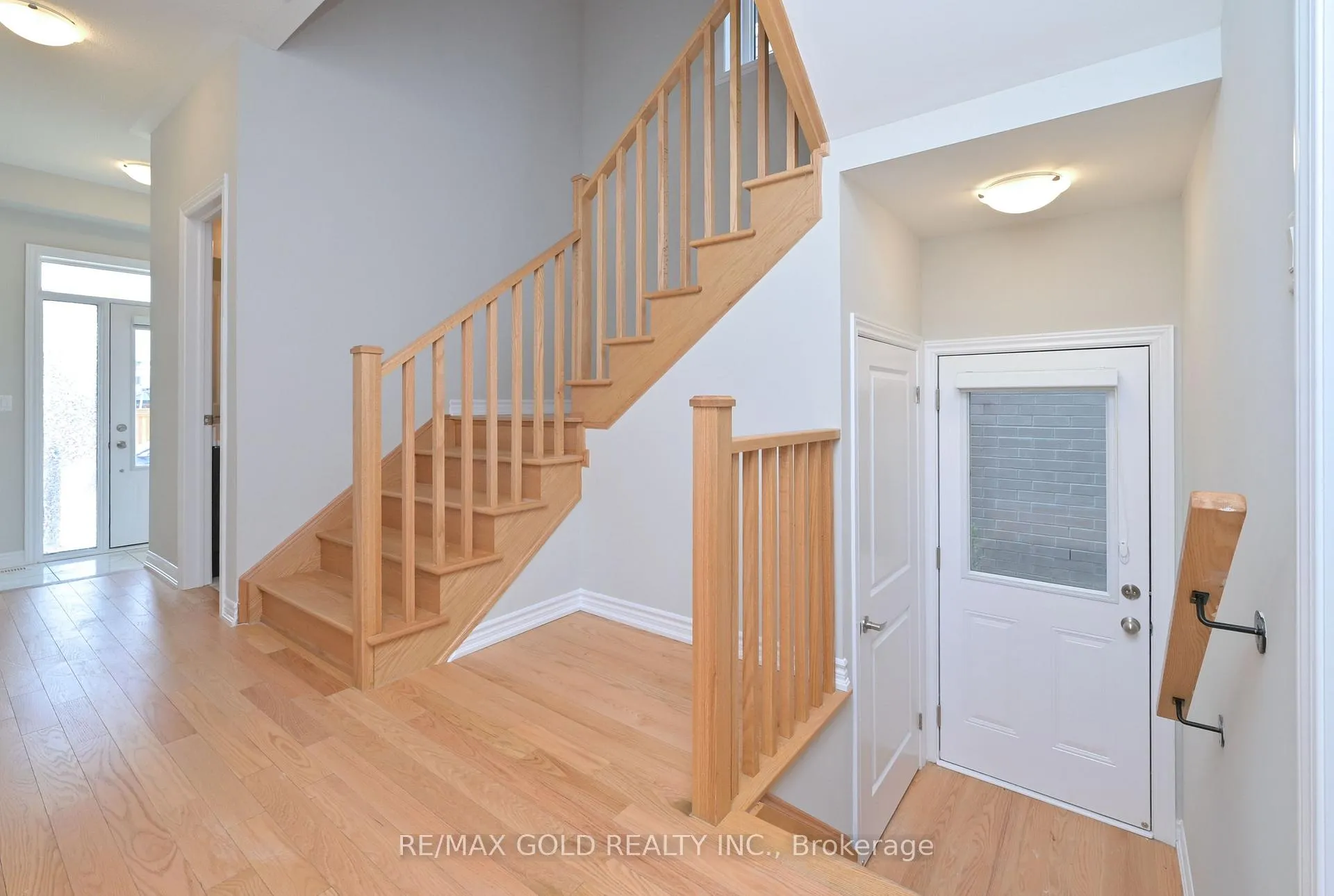 Photo 7 of 138 Nottingham Road, Barrie, Rural Barrie Southeast — HOMEH