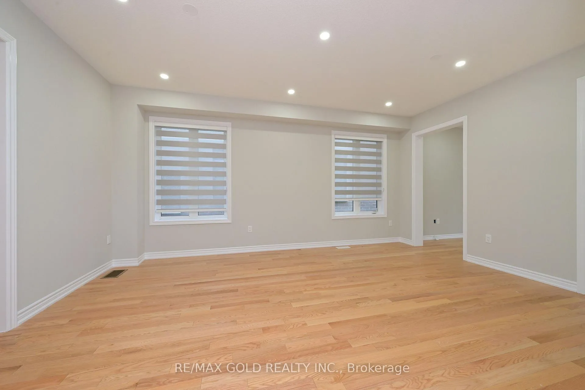 Photo 9 of 138 Nottingham Road, Barrie, Rural Barrie Southeast — HOMEH