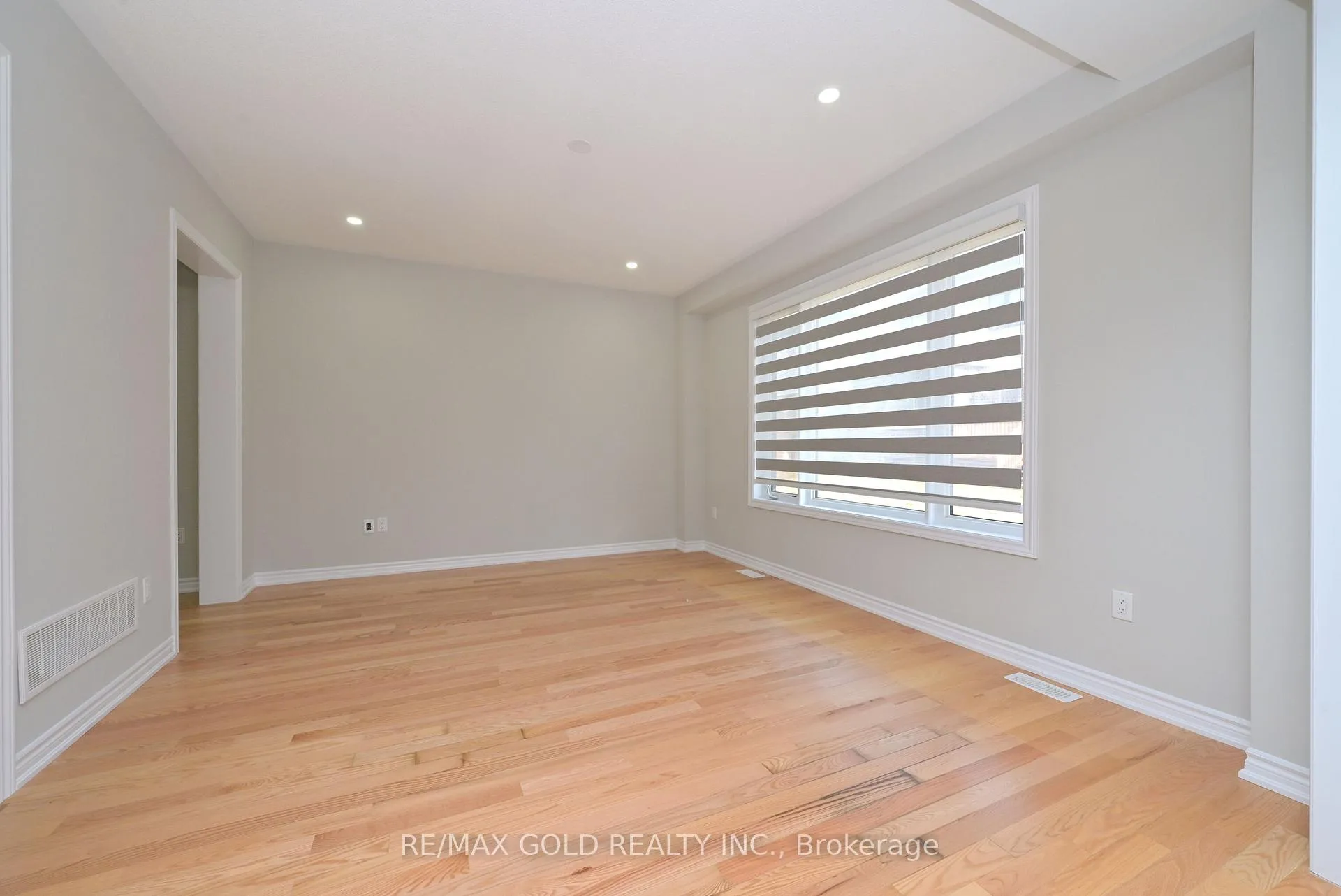 Photo 13 of 138 Nottingham Road, Barrie, Rural Barrie Southeast — HOMEH