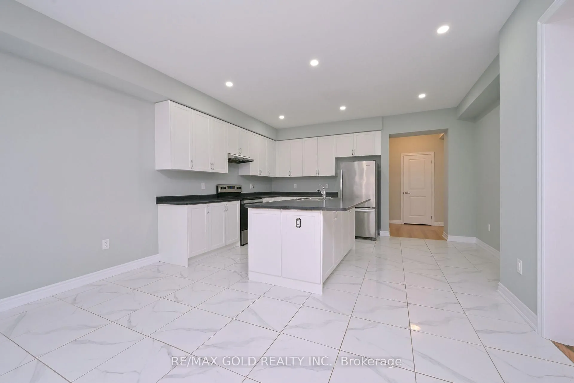 Photo 14 of 138 Nottingham Road, Barrie, Rural Barrie Southeast — HOMEH