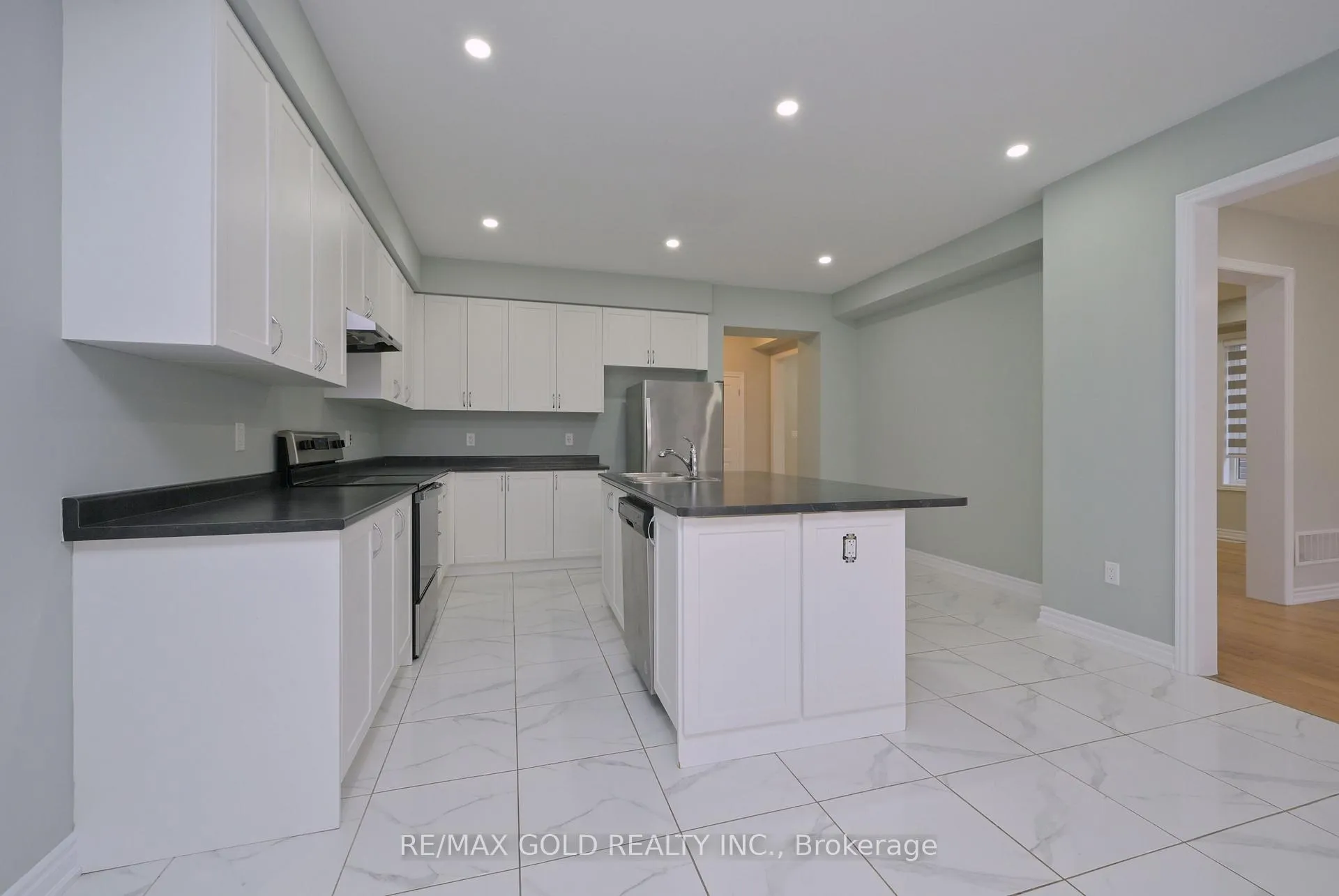 Photo 15 of 138 Nottingham Road, Barrie, Rural Barrie Southeast — HOMEH