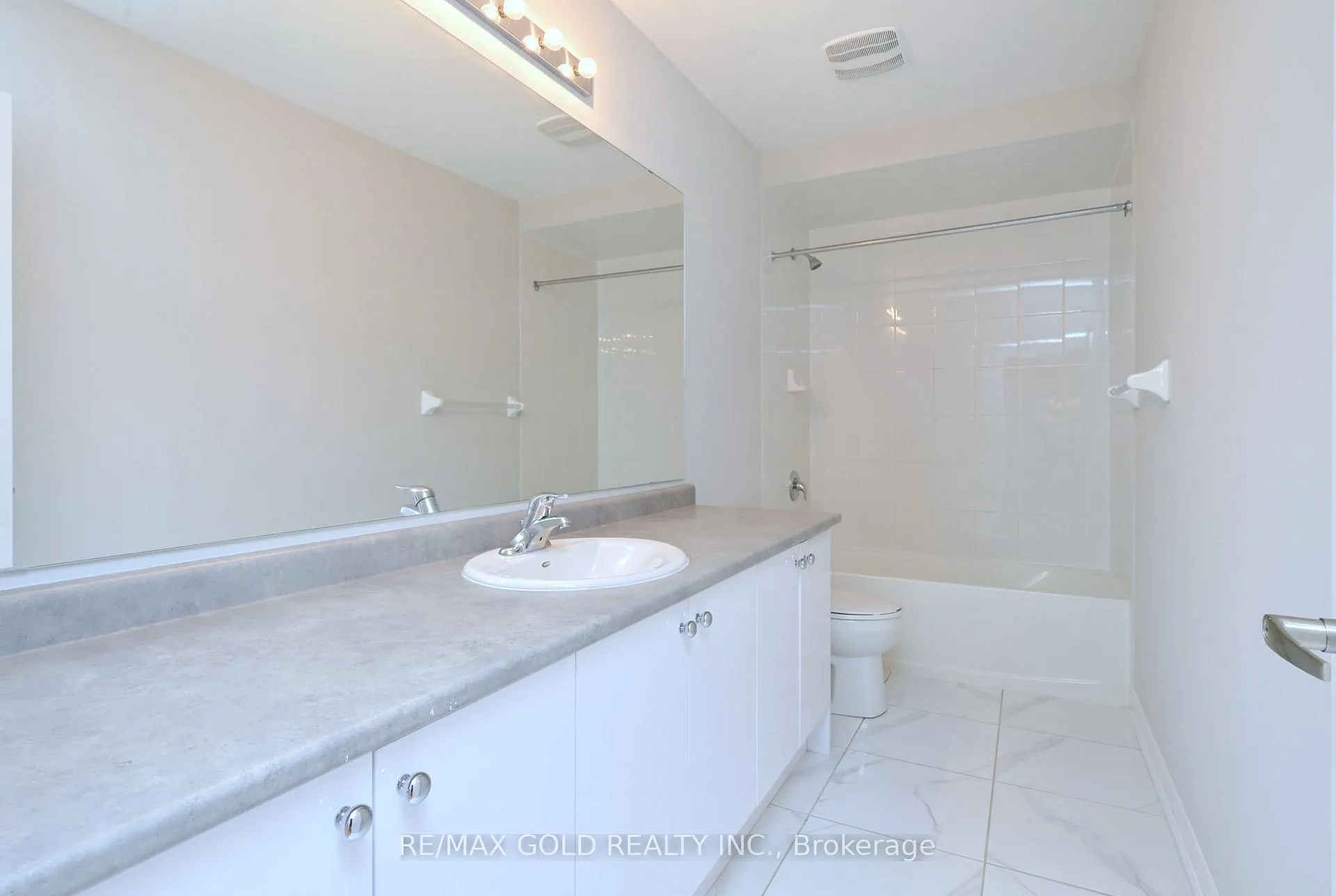 Photo 27 of 138 Nottingham Road, Barrie, Rural Barrie Southeast — HOMEH
