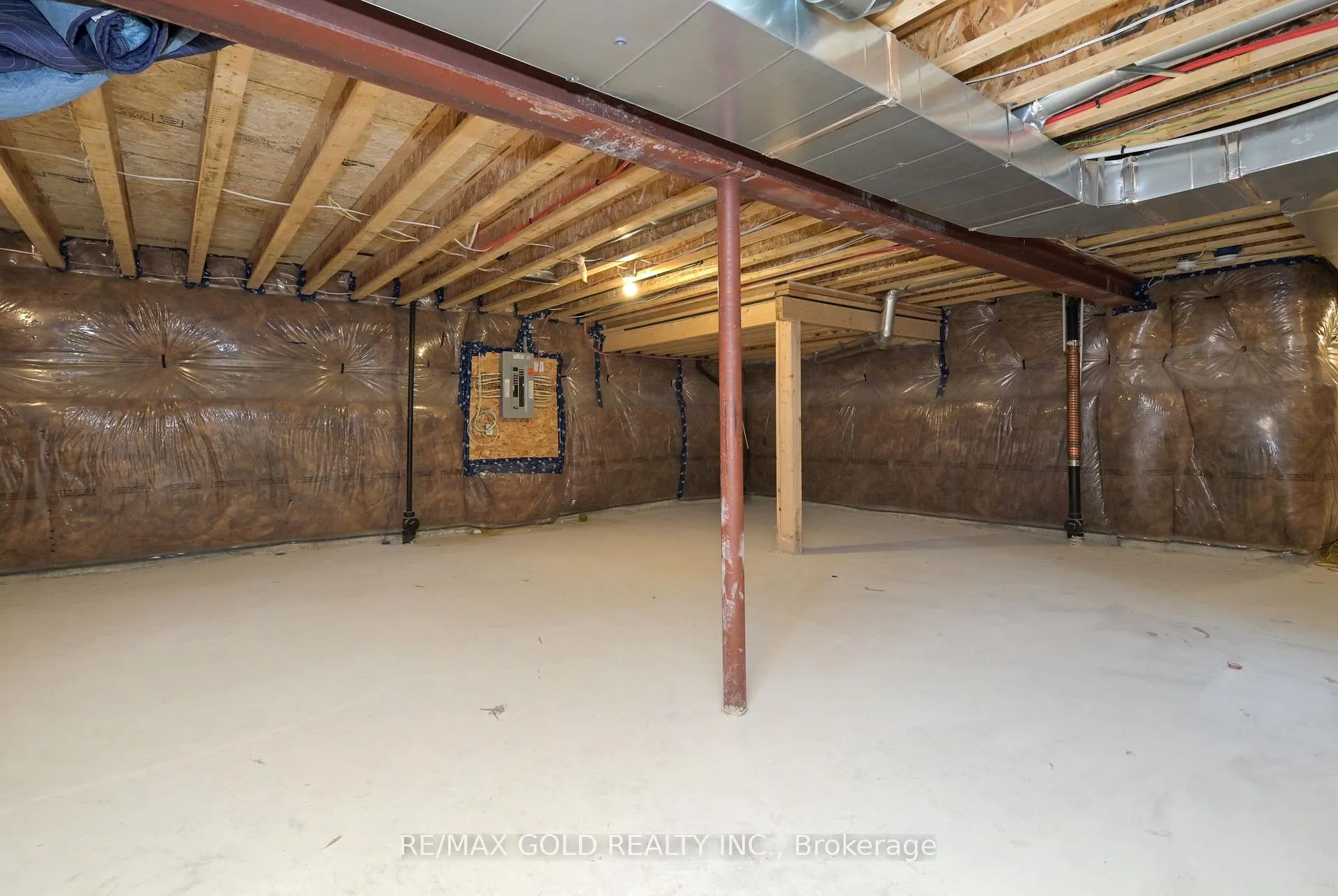 Photo 33 of 138 Nottingham Road, Barrie, Rural Barrie Southeast — HOMEH