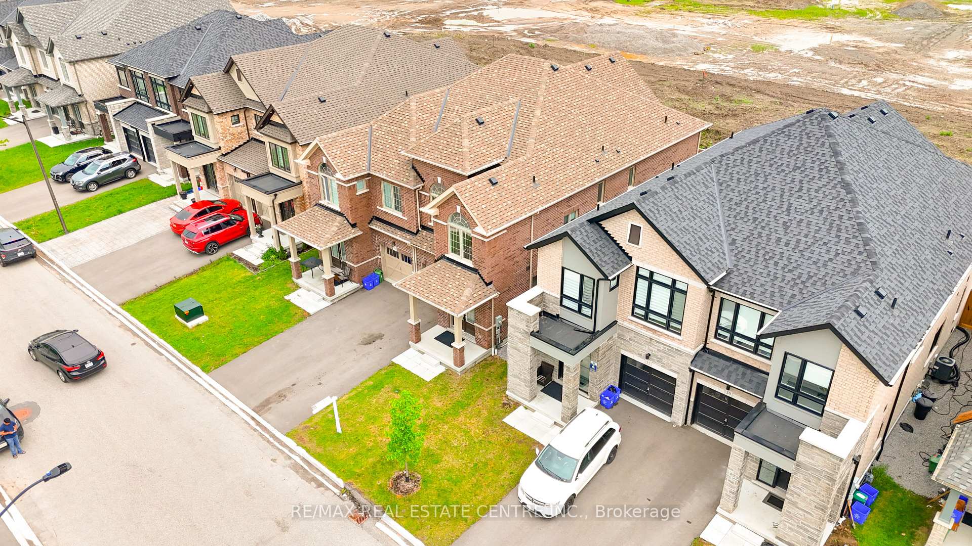 Photo 4 of 34 Peter Hogg Court, Whitby, Rural Whitby — HOMEH