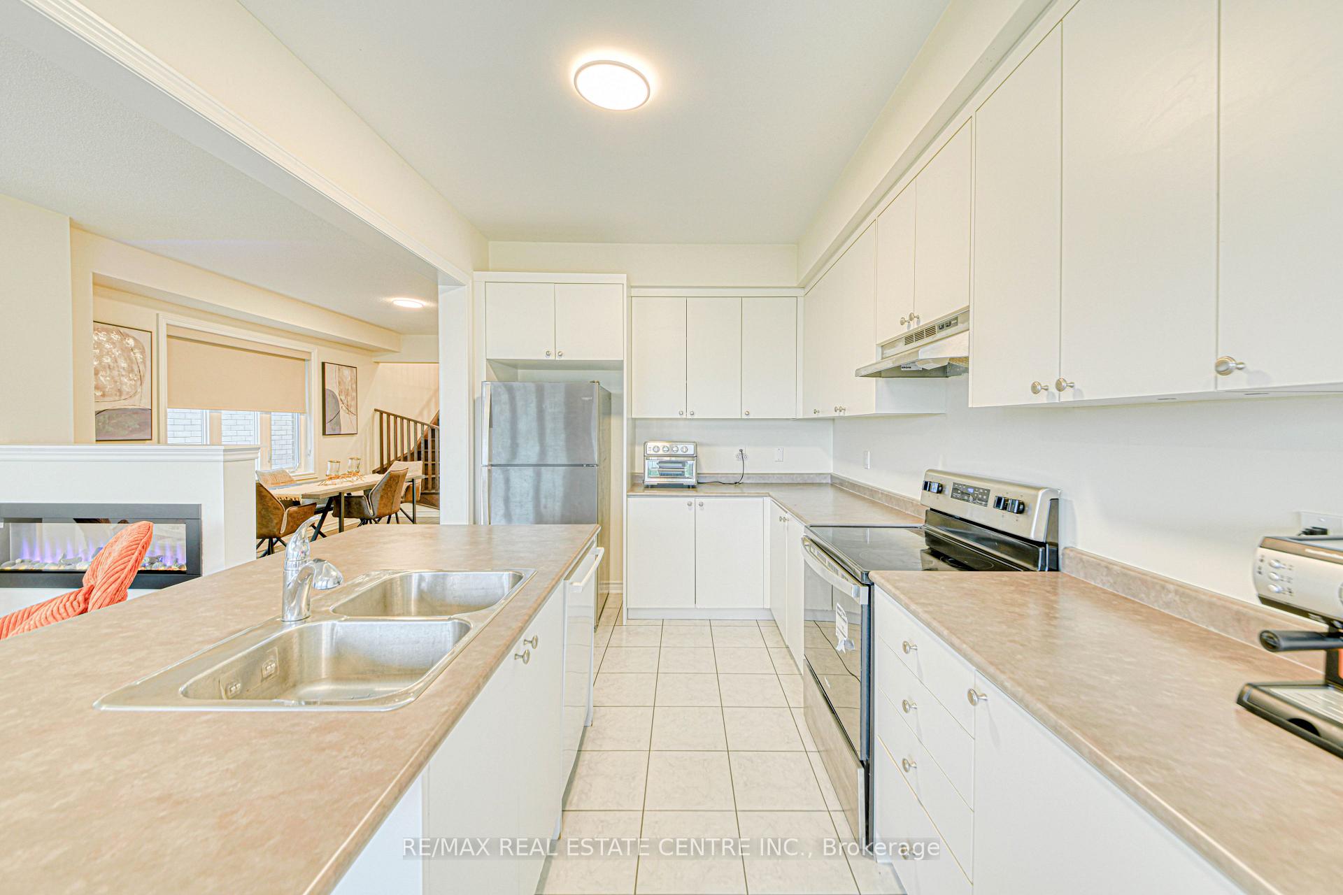 Photo 17 of 34 Peter Hogg Court, Whitby, Rural Whitby — HOMEH