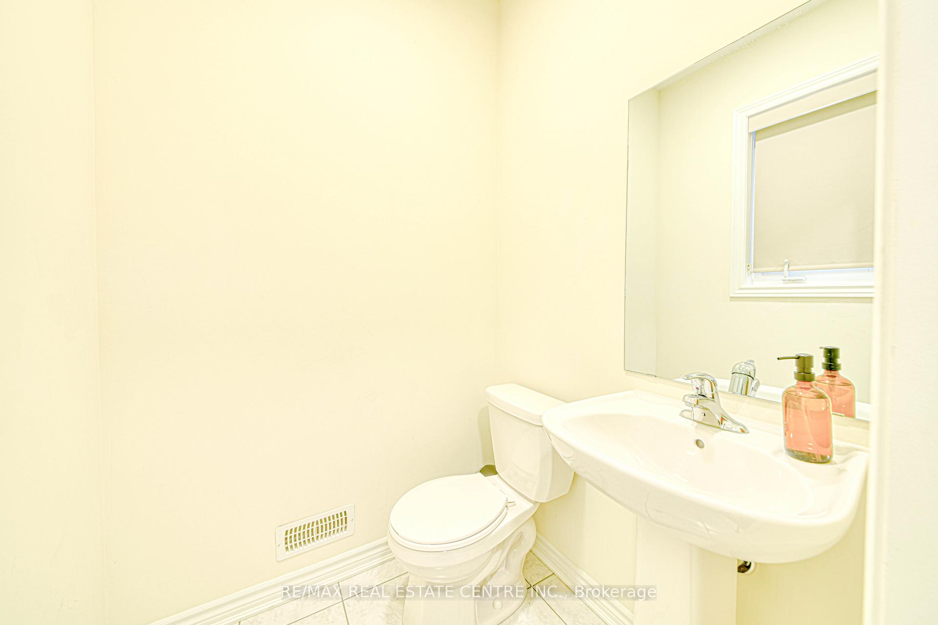 Photo 21 of 34 Peter Hogg Court, Whitby, Rural Whitby — HOMEH