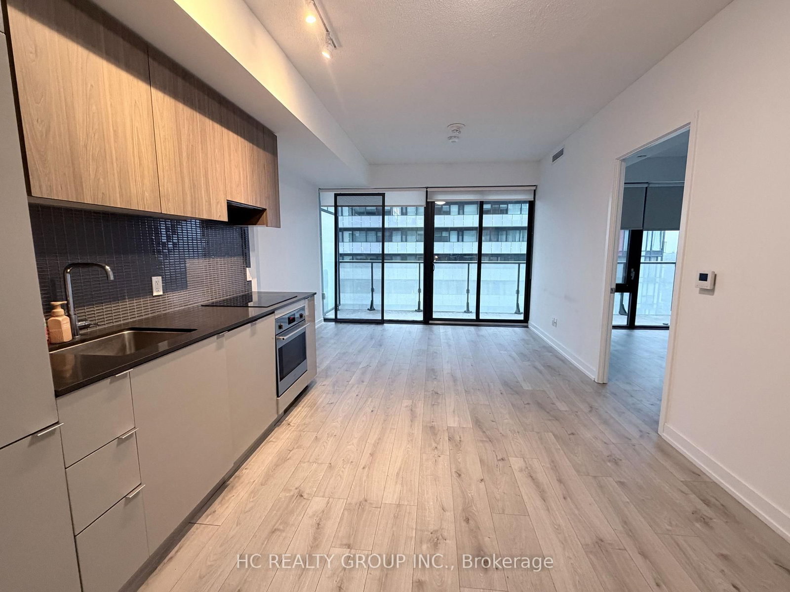 Photo 8 of Unit 3606, 161 Roehampton Ave, Toronto, Mount Pleasant East — HOMEH