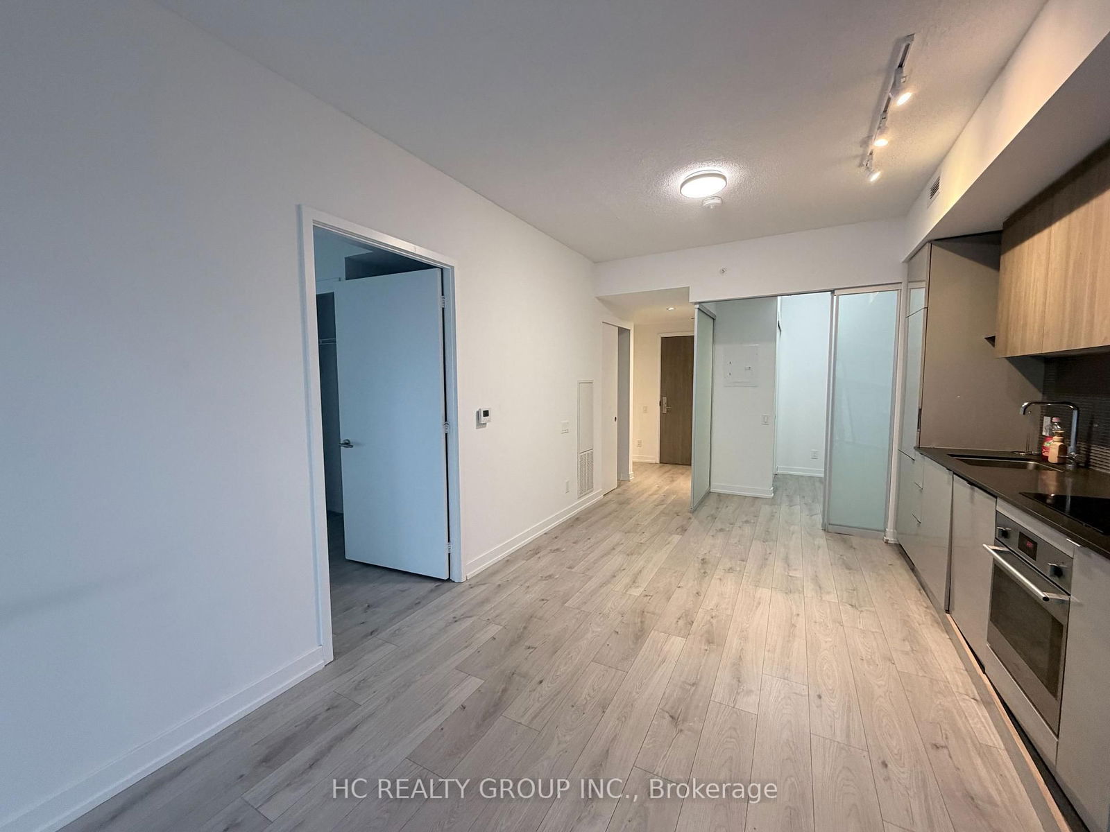 Photo 2 of Unit 3606, 161 Roehampton Ave, Toronto, Mount Pleasant East — HOMEH