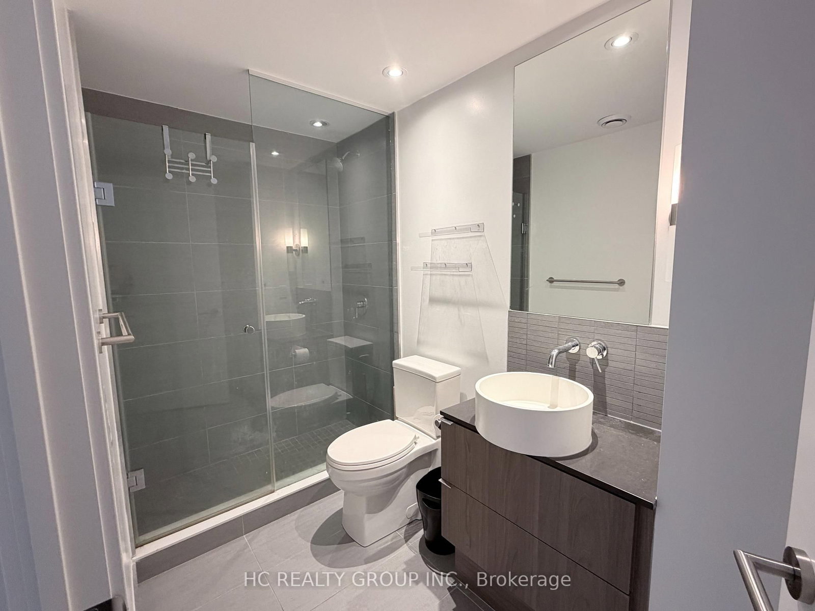 Photo 4 of Unit 3606, 161 Roehampton Ave, Toronto, Mount Pleasant East — HOMEH