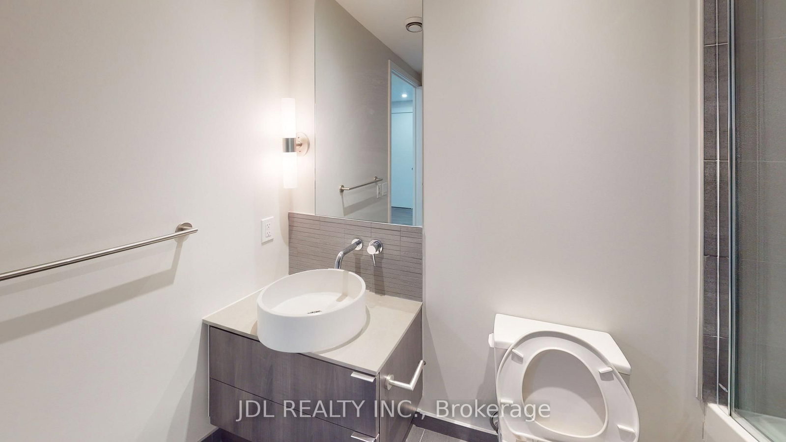 Photo 7 of Unit 703, 161 Roehampton Ave, Toronto, Mount Pleasant West — HOMEH