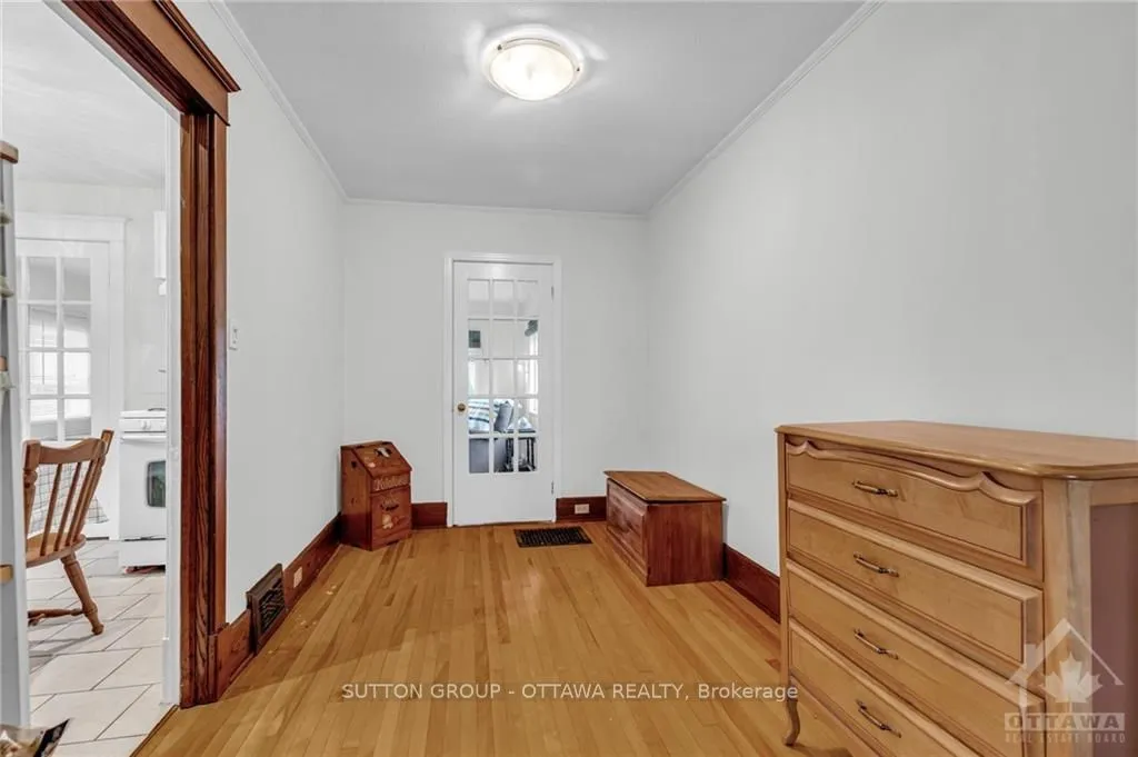 Photo 6 of 1706 Russell Road, Ottawa, Riverview Park — HOMEH