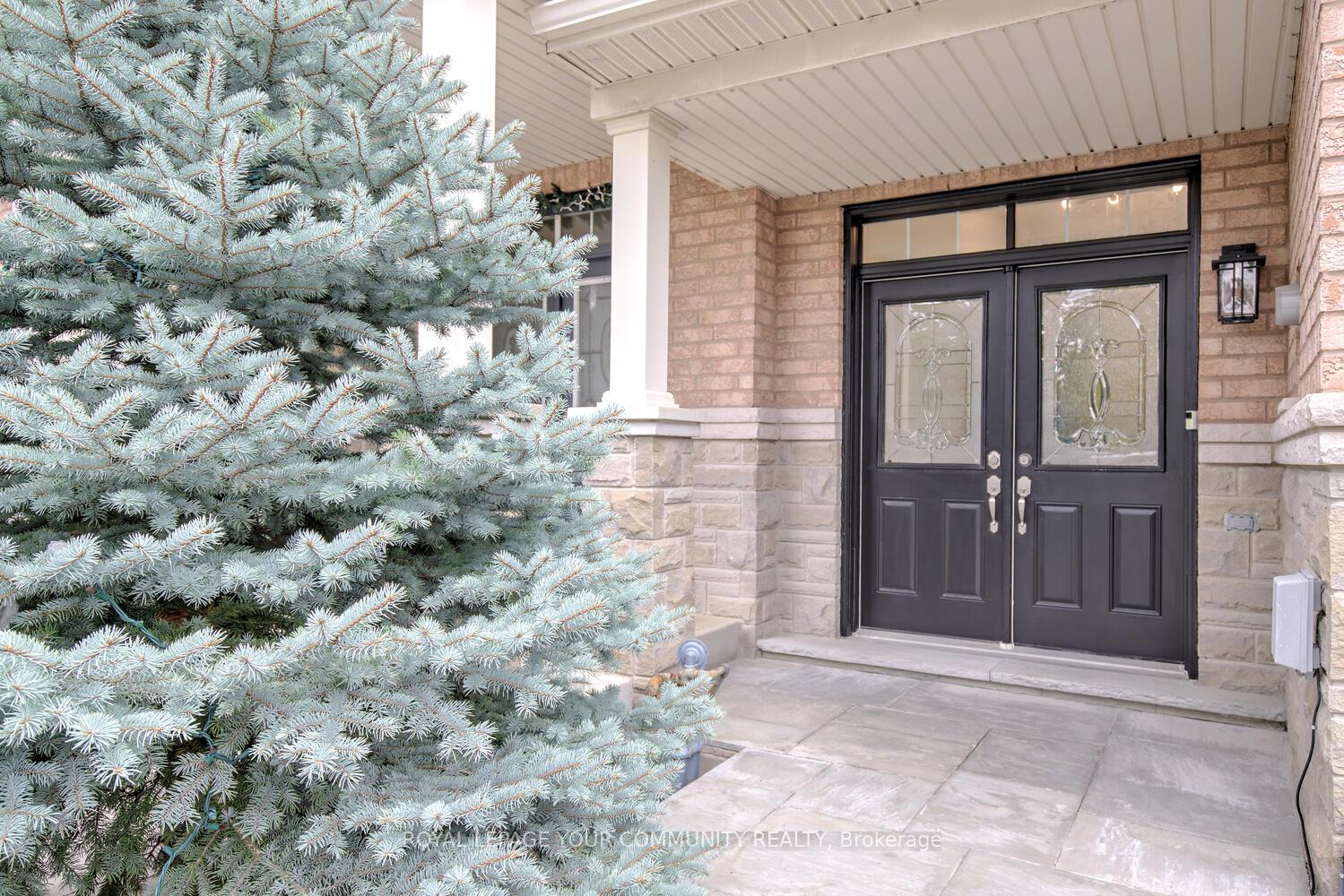Photo 2 of 45 Catalpa Crescent, Vaughan, Patterson — HOMEH