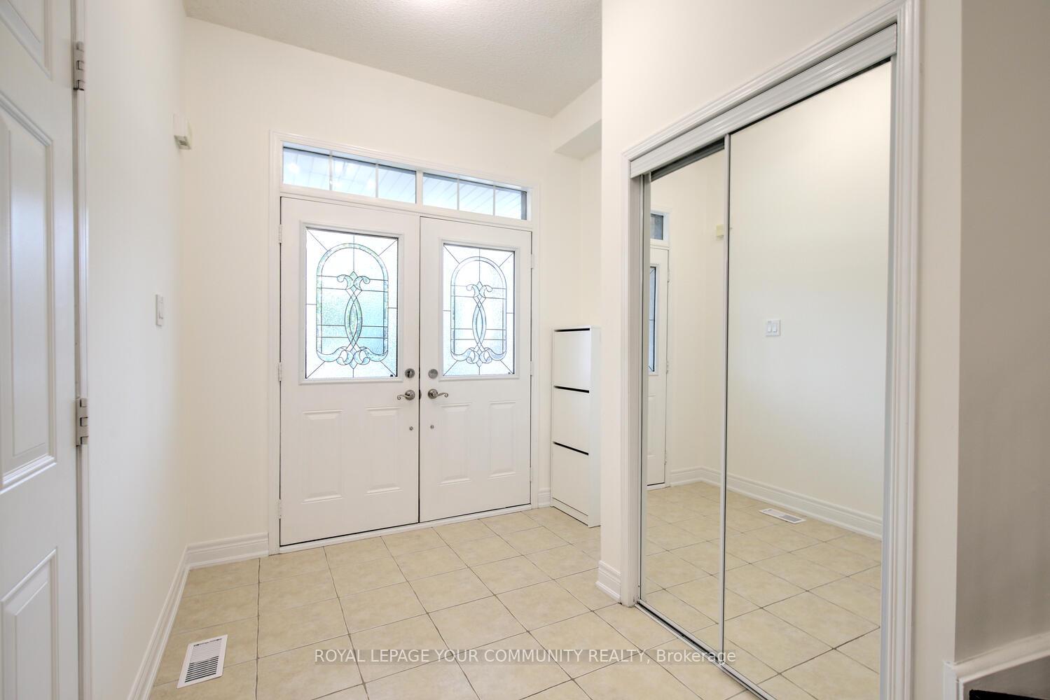 Photo 3 of 45 Catalpa Crescent, Vaughan, Patterson — HOMEH
