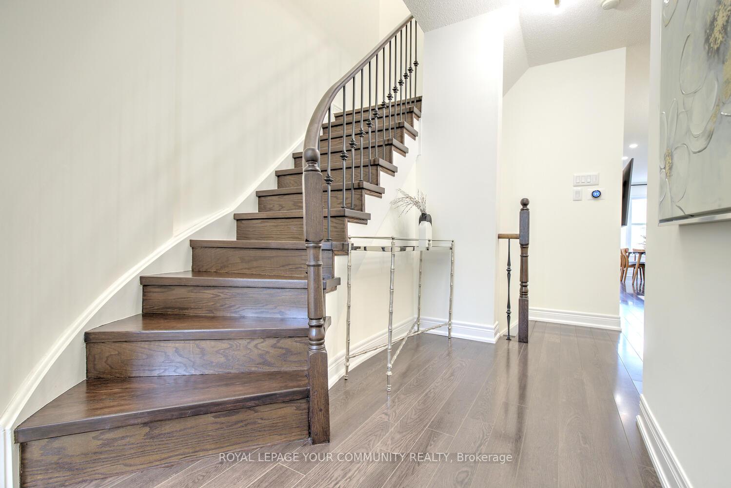 Photo 4 of 45 Catalpa Crescent, Vaughan, Patterson — HOMEH