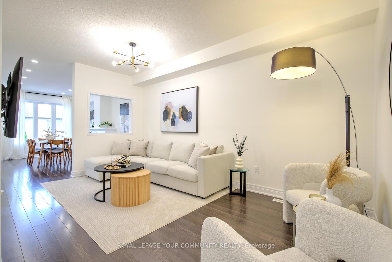 Photo 5 of 45 Catalpa Crescent, Vaughan, Patterson — HOMEH
